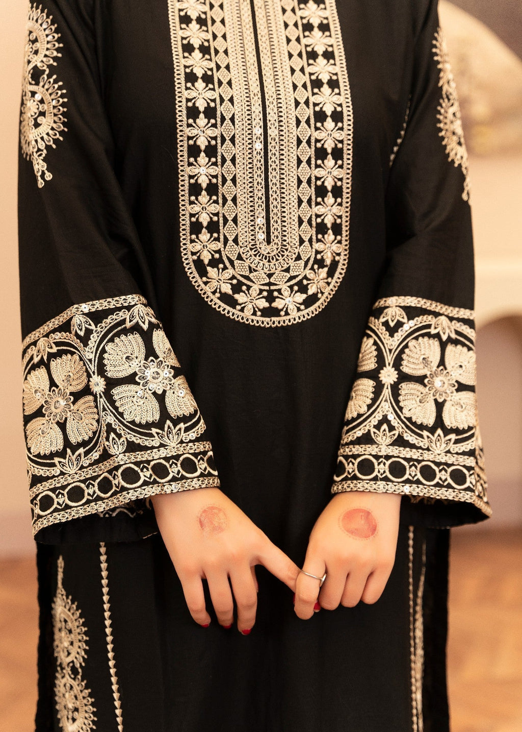 Sahibas By Mirza Rollin Black Women 2pcs