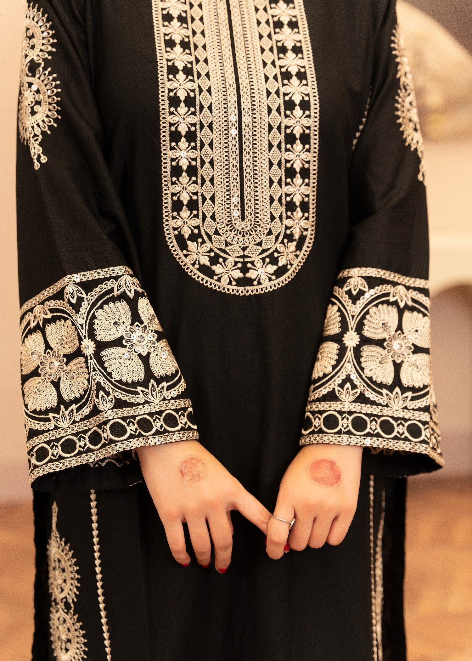 Sahibas By Mirza Rollin Black Women 2pcs