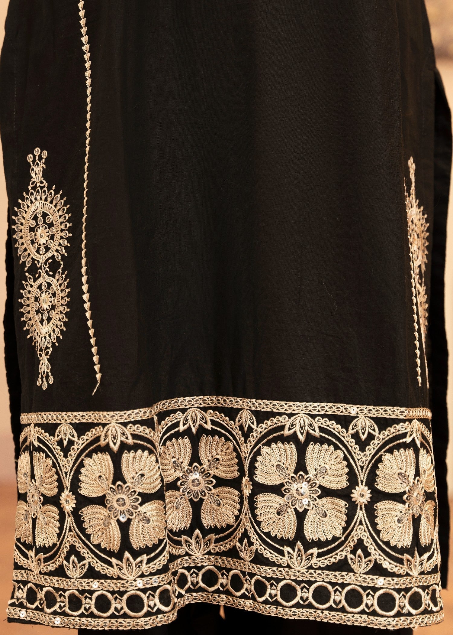 Sahibas By Mirza Rollin Black Women 2pcs