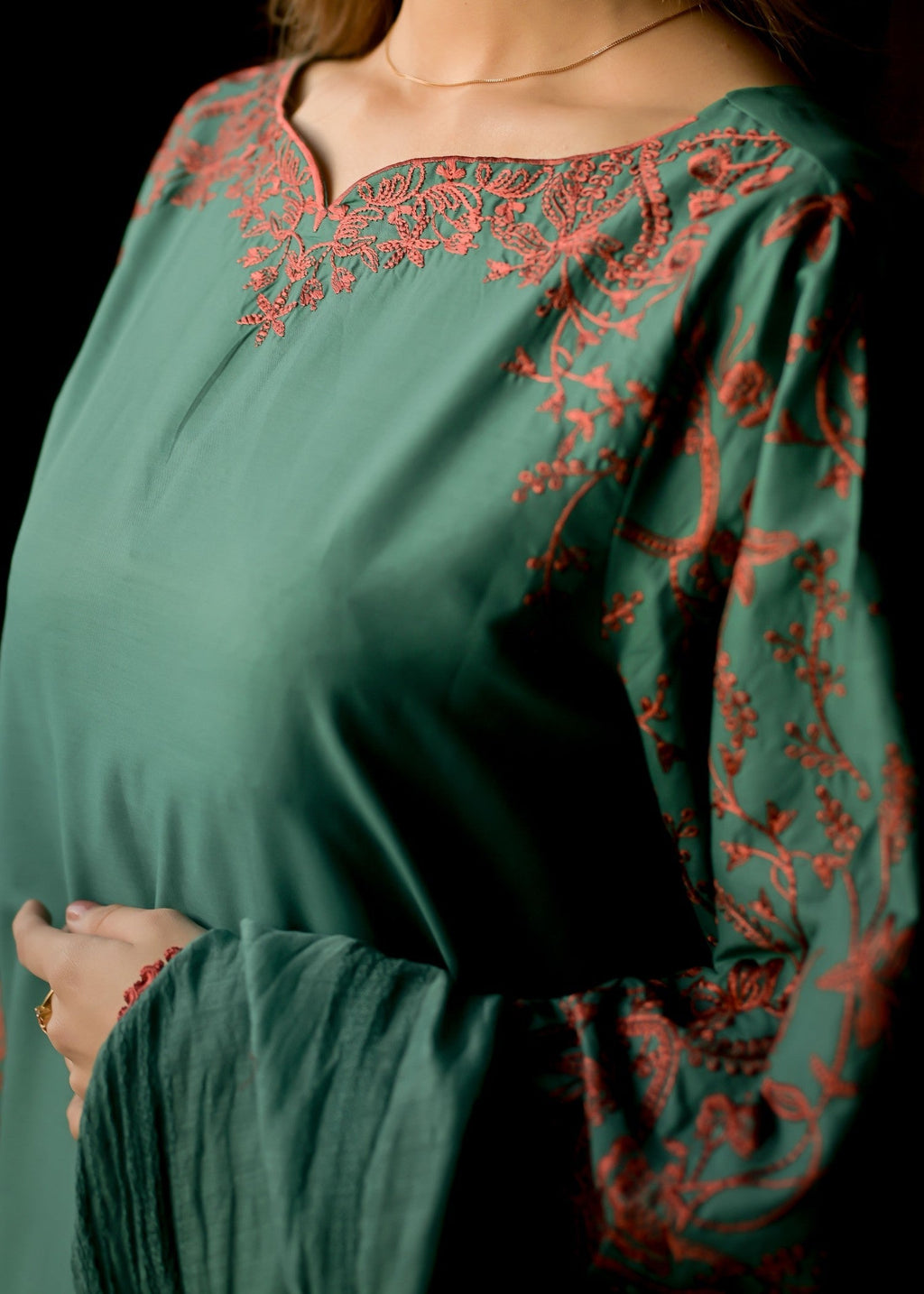 Ayesha Mubariz SELENE LAWN GREEN AND RUST Embroidered (AM030) Women 3pcs