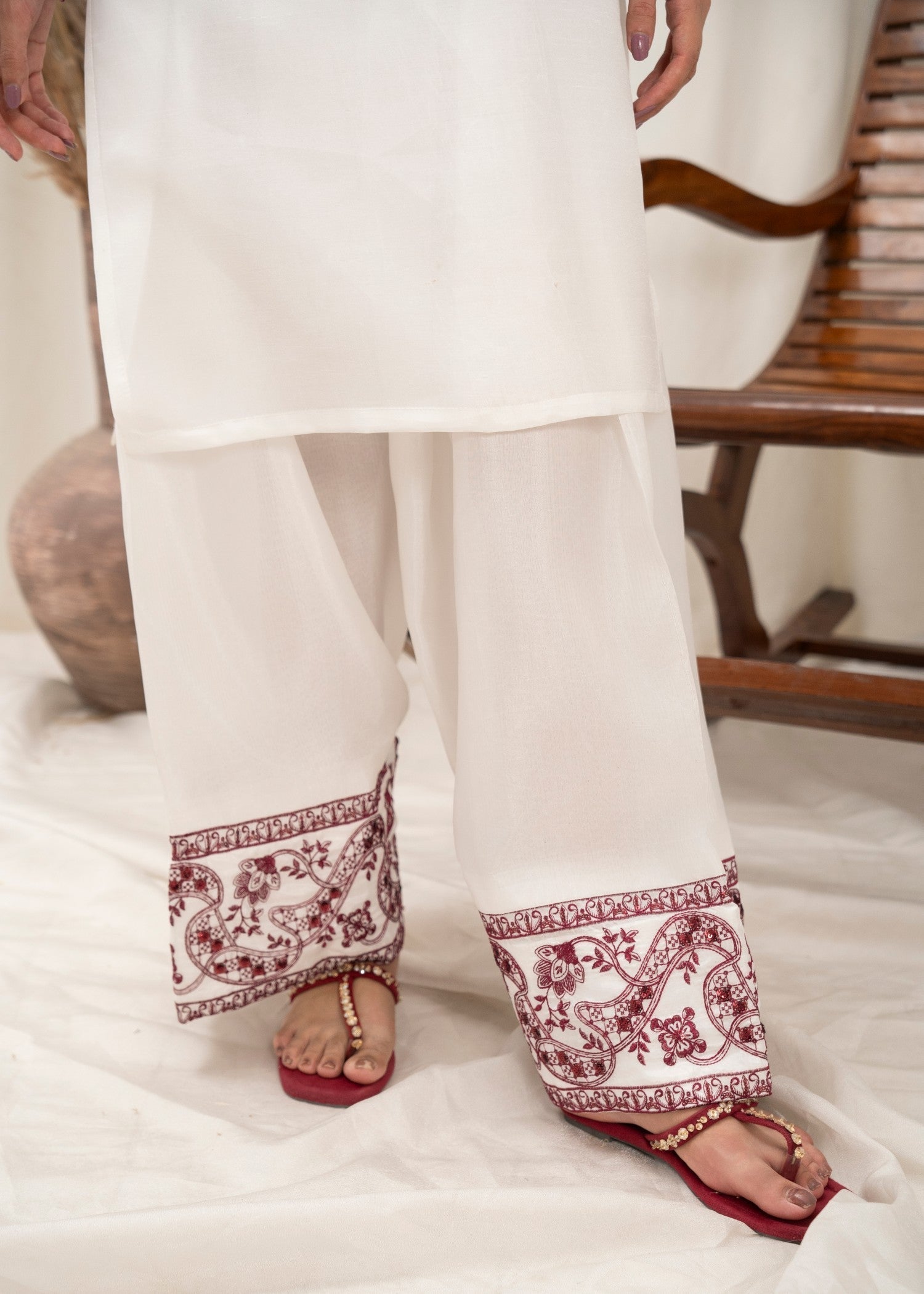 Aster Farshi White Rose Women 2pcs