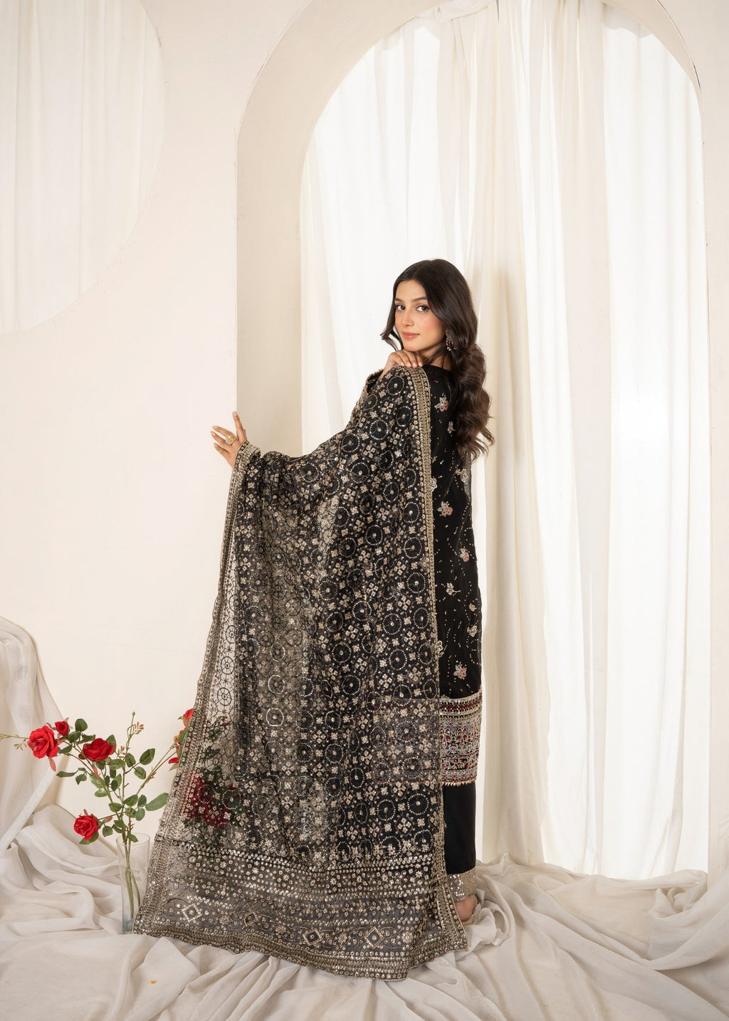 Zarmaad Noor e Nazar 04 – Classic Black Women 3pcs