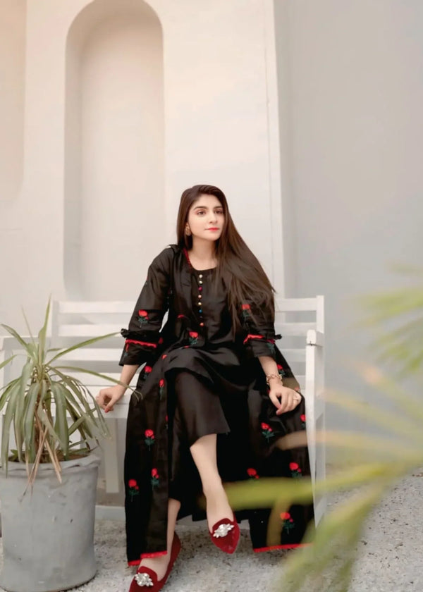 Sabahaats Black Rose Bloom – Embroidered Ethnic Gown Women 3pcs
