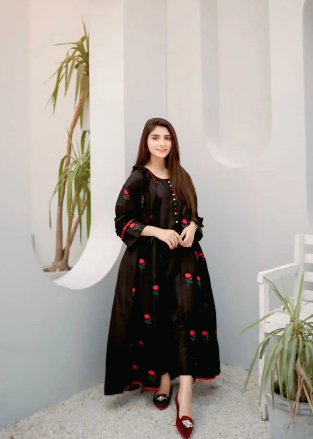 Sabahaats Black Rose Bloom – Embroidered Ethnic Gown Women 3pcs