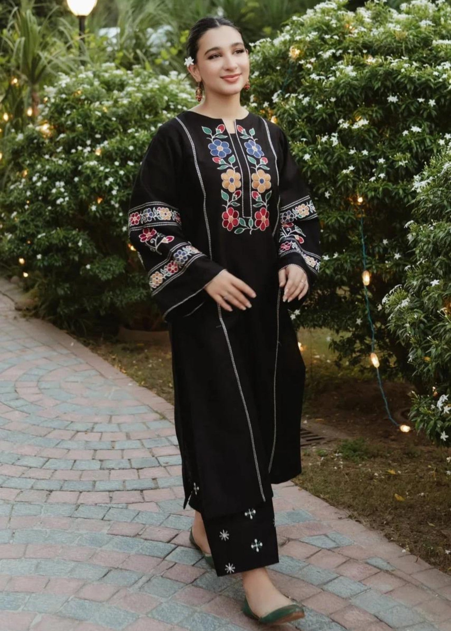 Libas Thread Black Flower Women 2pcs