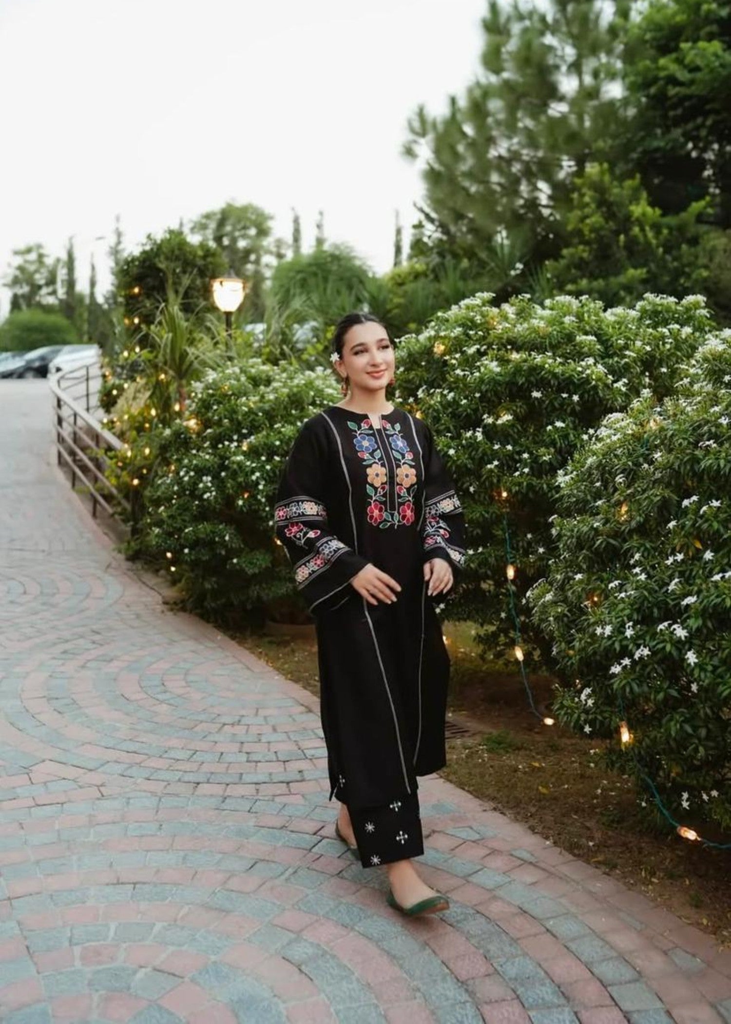 Libas Thread Black Flower Women 2pcs