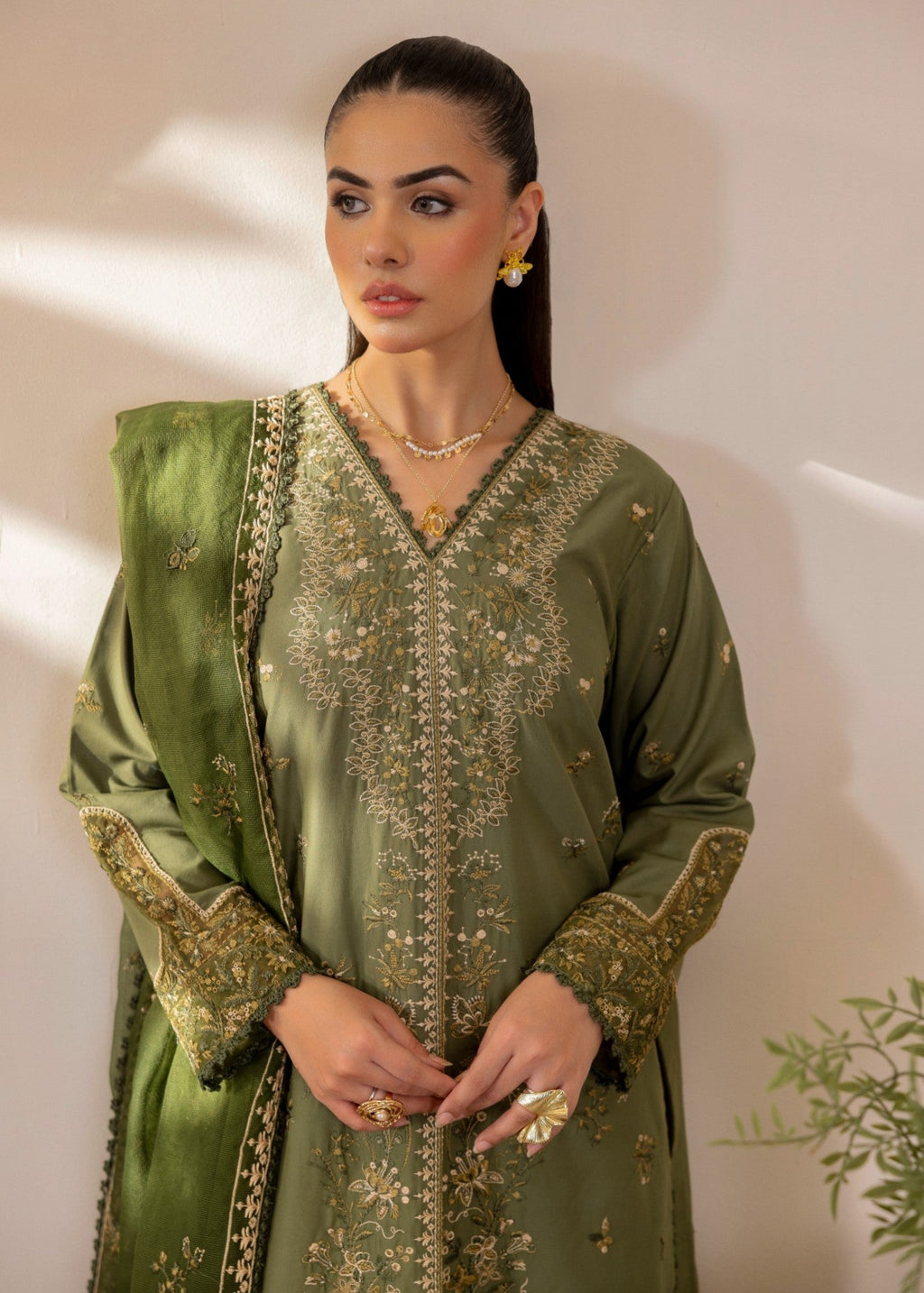 Mohagni ZA 02 LAWN STITCHED Women 3pcs