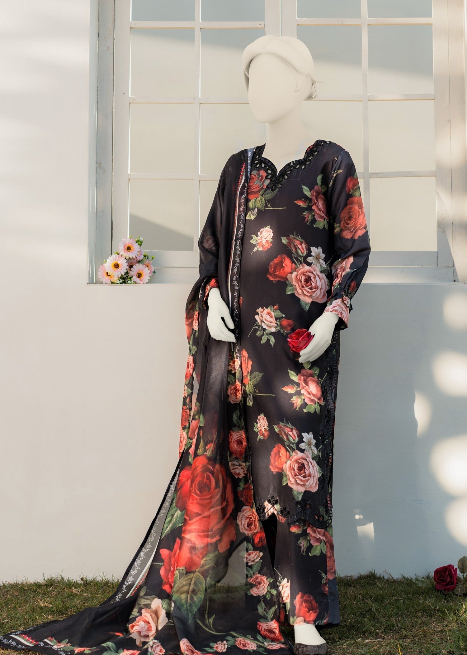 Zaira and Mahnoor Rose suit Women 3pcs