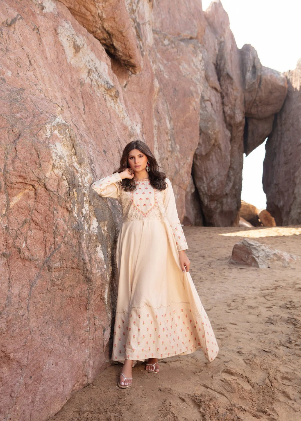 Meeraki Cave Charm Women 2pcs