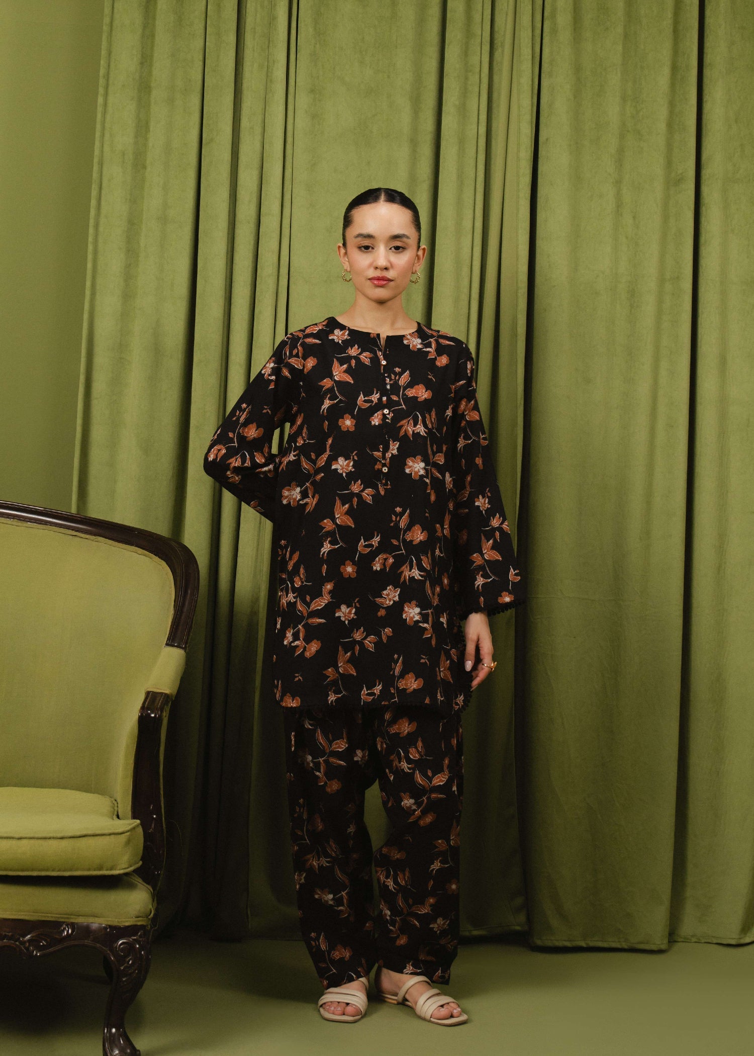 Buzzazi Black Printed Suit Women 2pcs