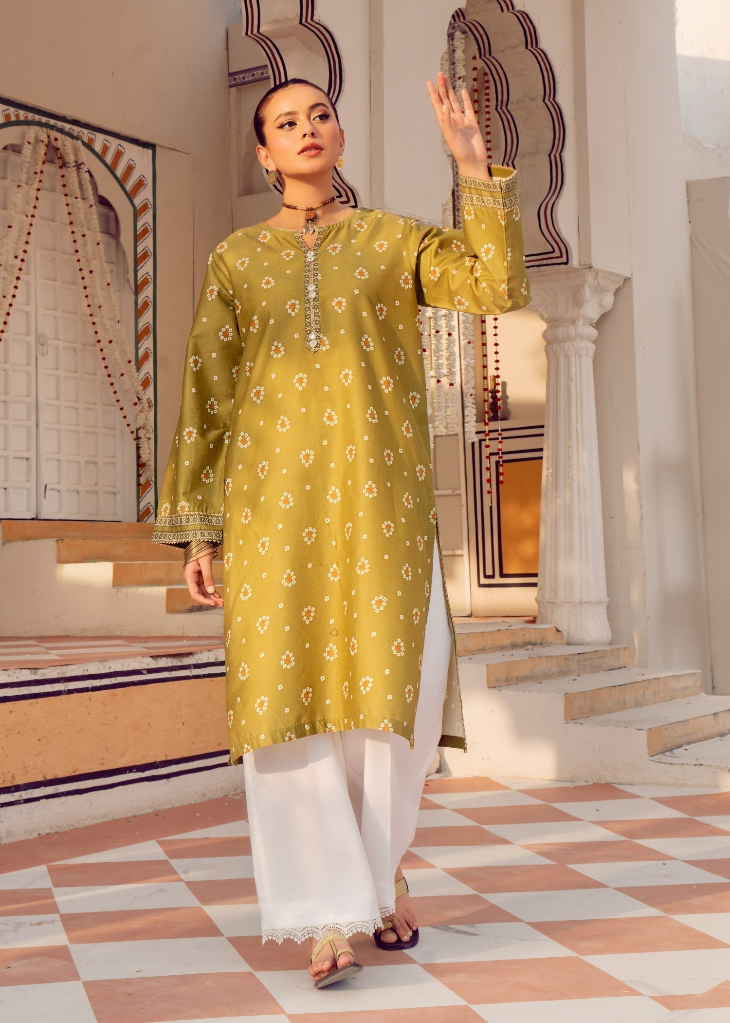 Chandan Nagri KILK Women 1pcs