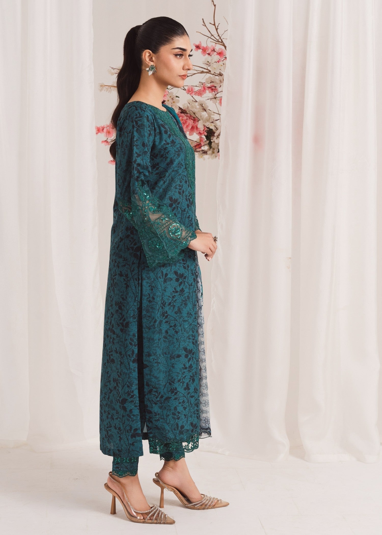 Agha Jaan B02 Women 2pcs