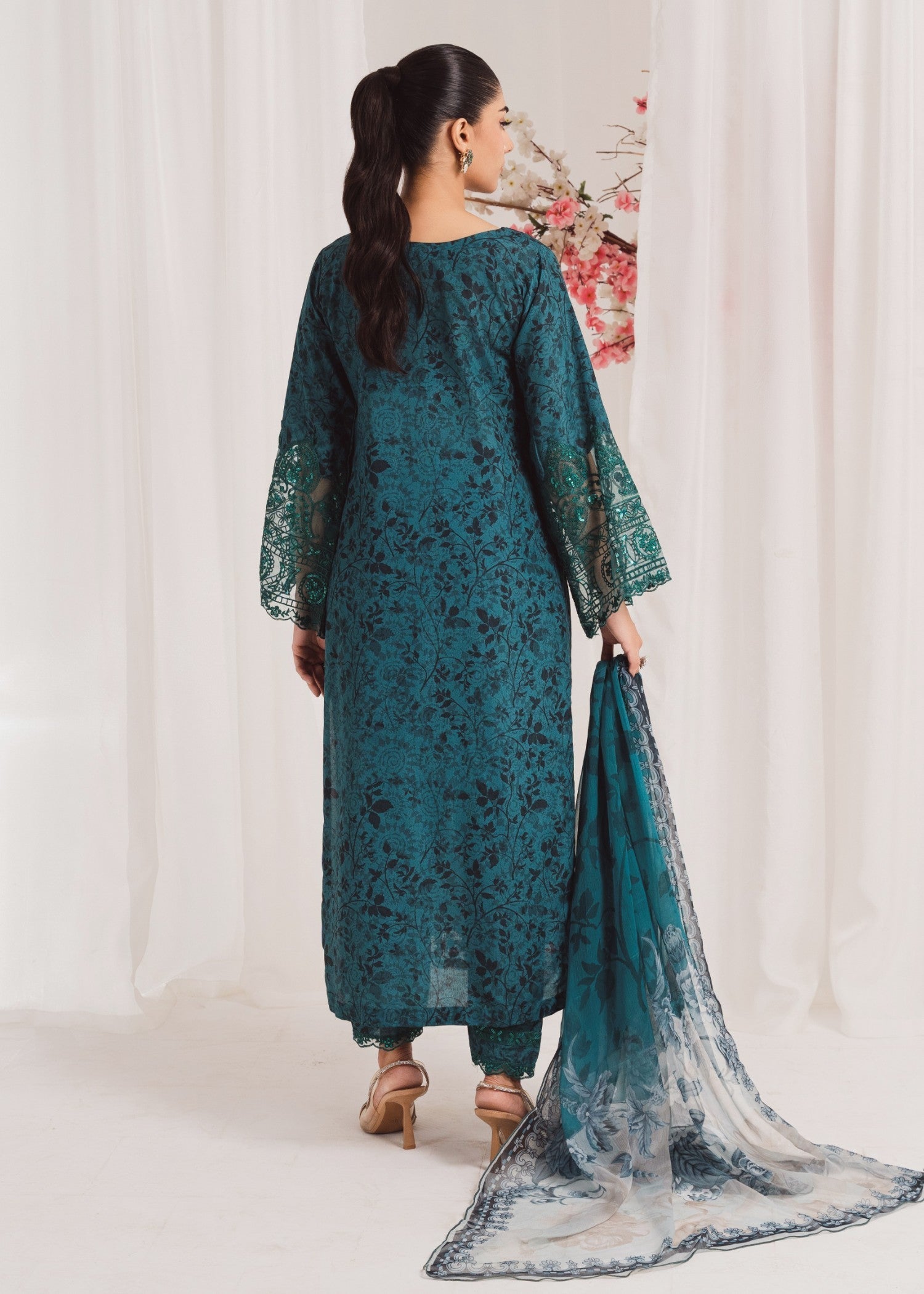 Agha Jaan B02 Women 2pcs