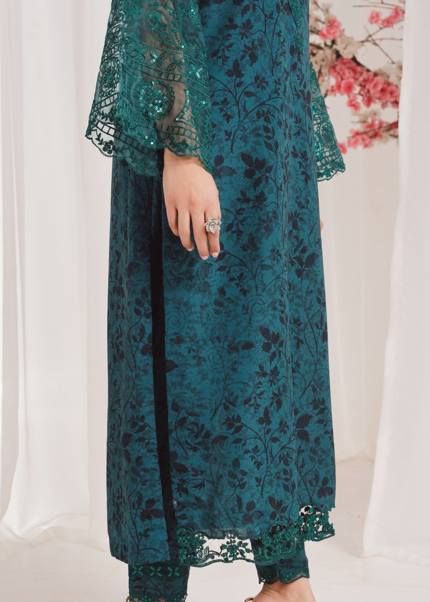 Agha Jaan B02 Women 2pcs