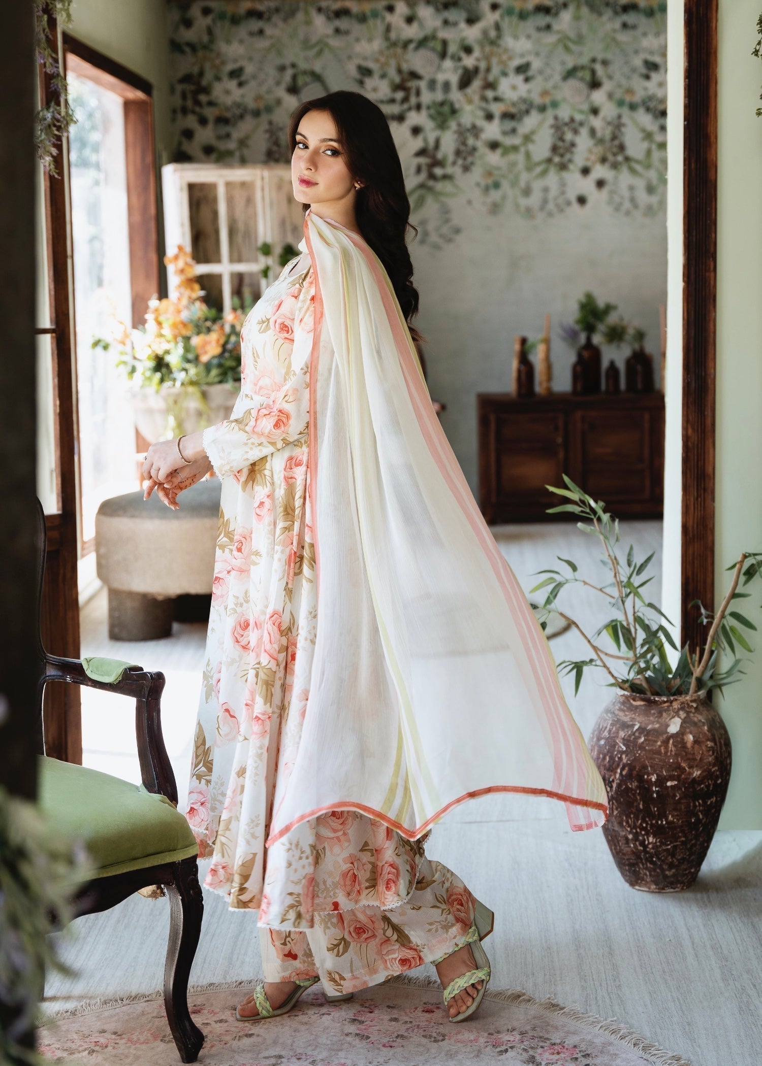 Feathers Roselily Women 3pcs