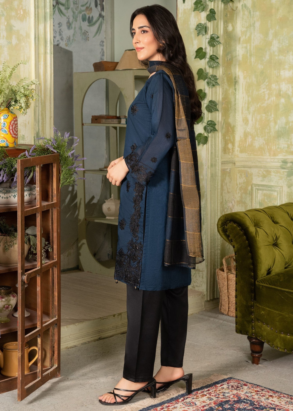 Four Season Boutique NOOR E ROSHNI KHADI Women 3pcs