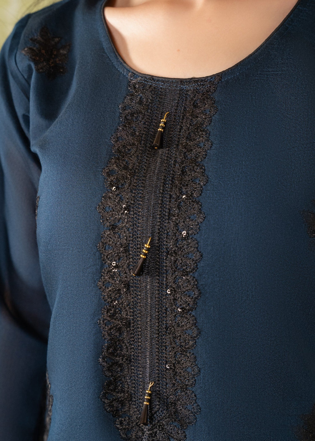 Four Season Boutique NOOR E ROSHNI KHADI Women 3pcs