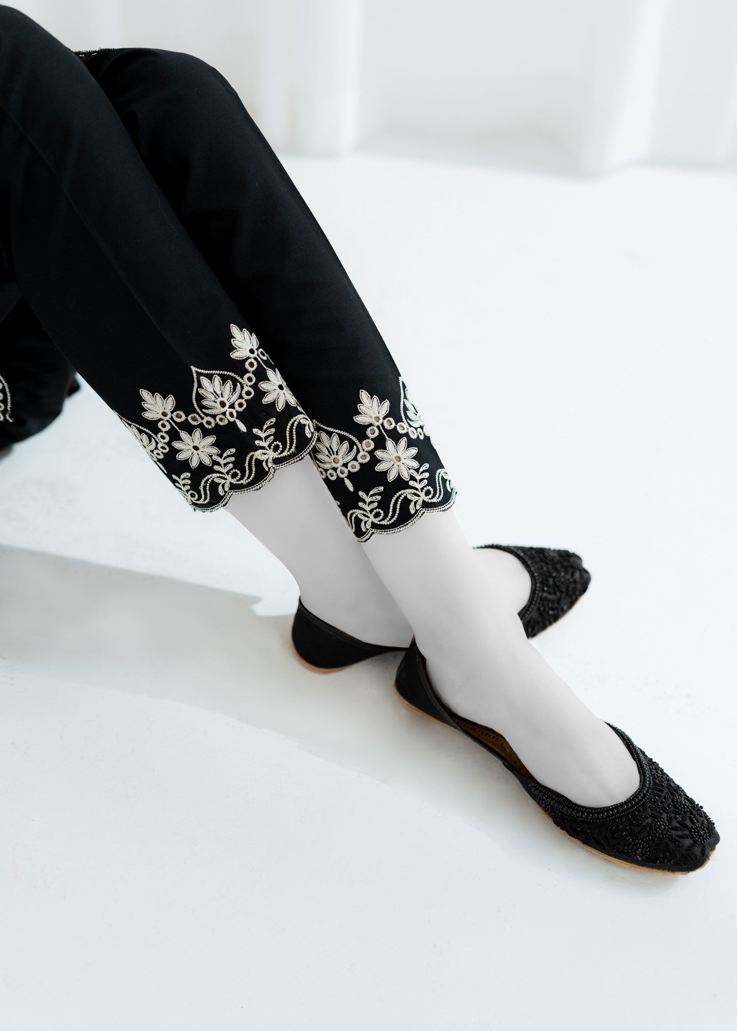 Zaira and Mahnoor noir Women 2pcs