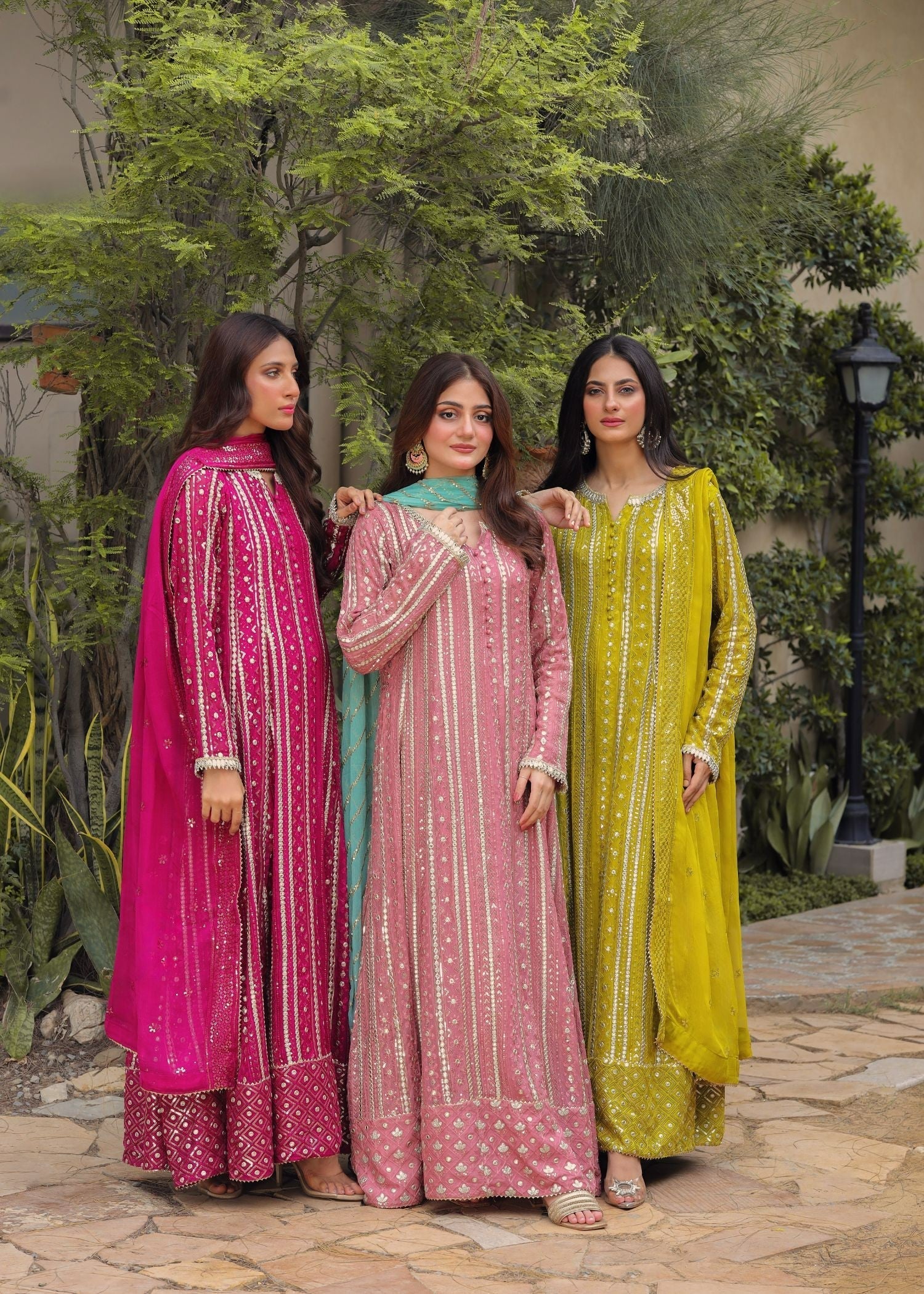 Ayesha Closet Rang o Roop Pink Women 3pcs