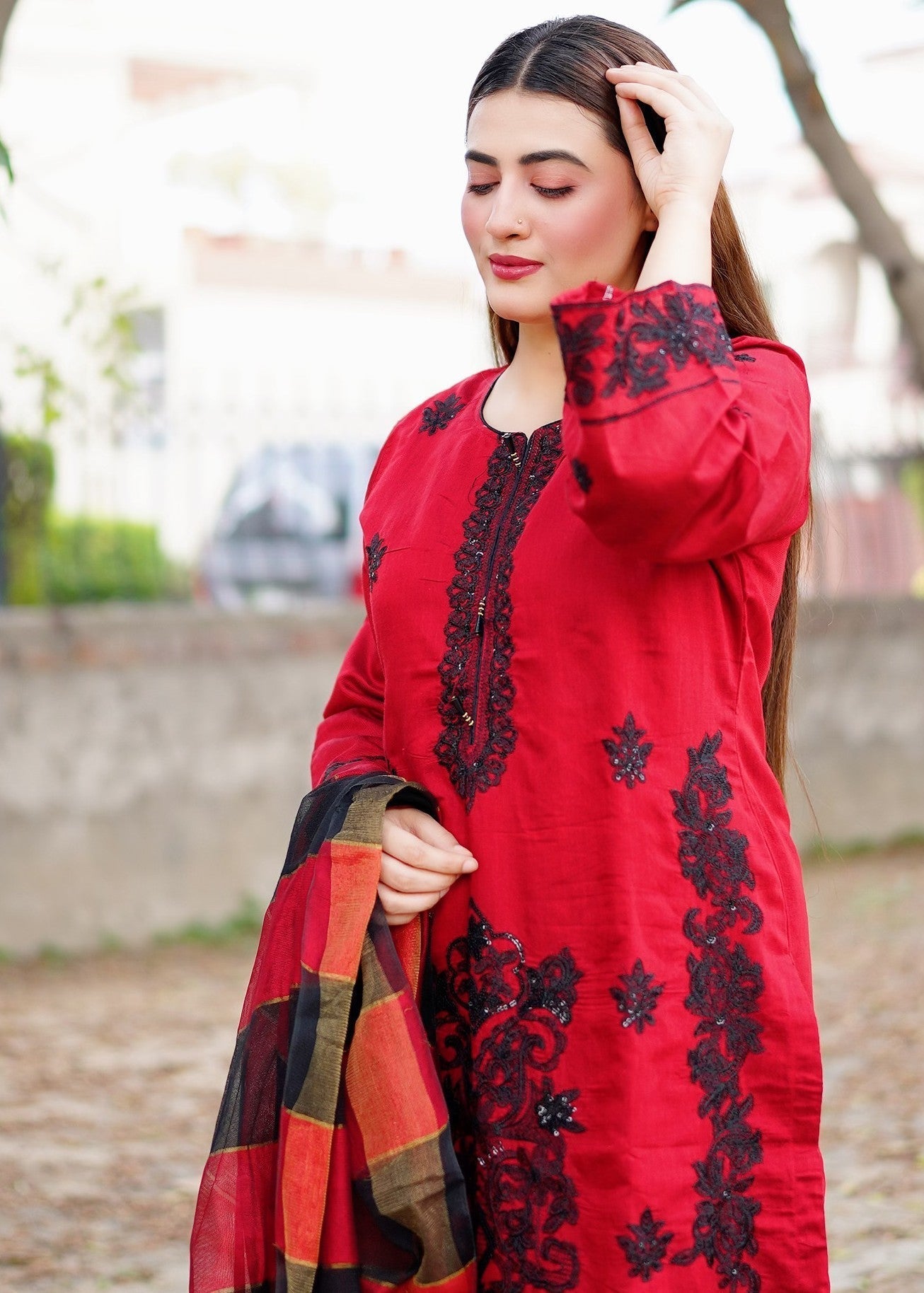 Four Season Boutique NOOR E ROSHNI KHADI REDISHMAROON Women 3pcs