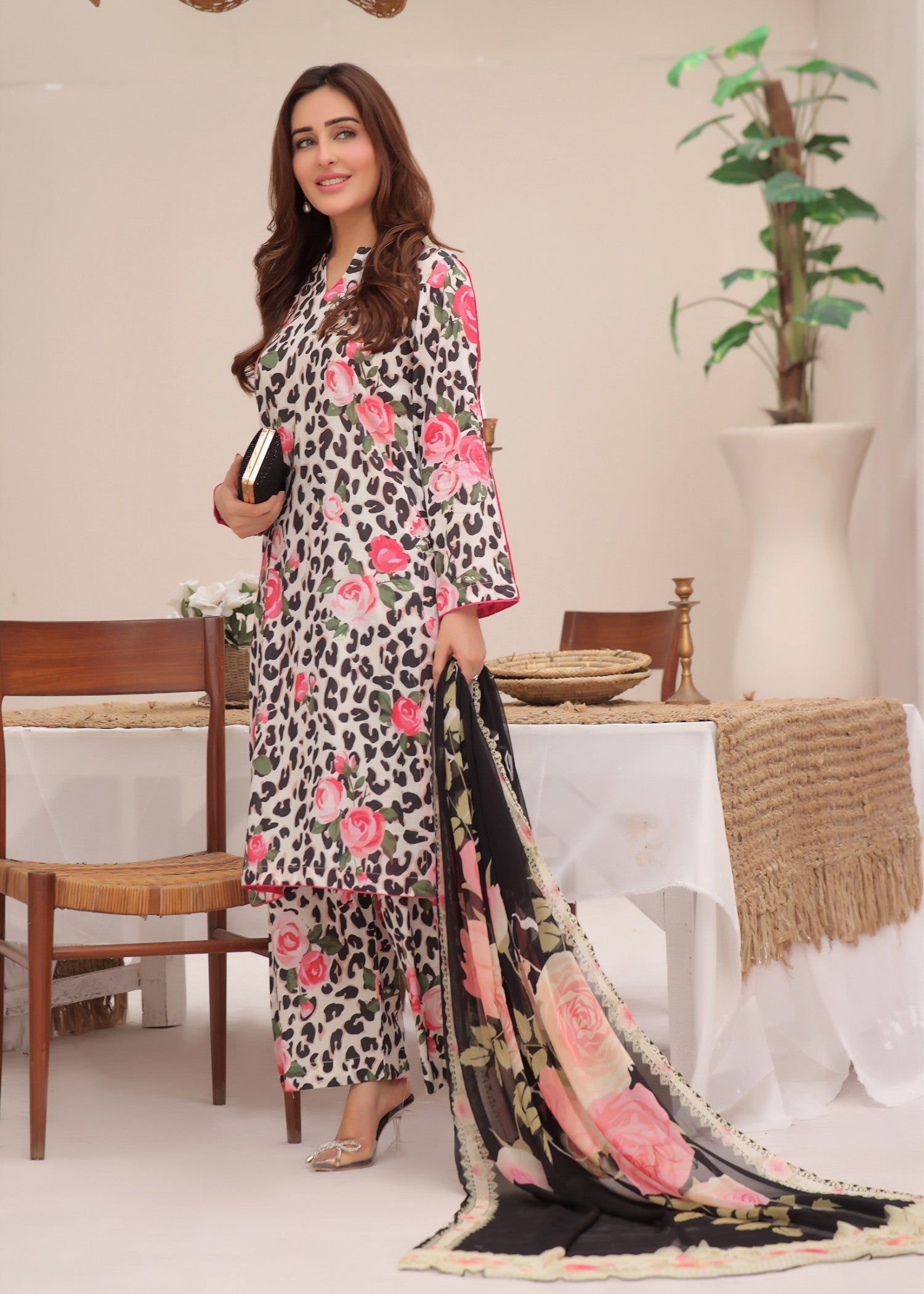 Feathers Farasha Women 3pcs