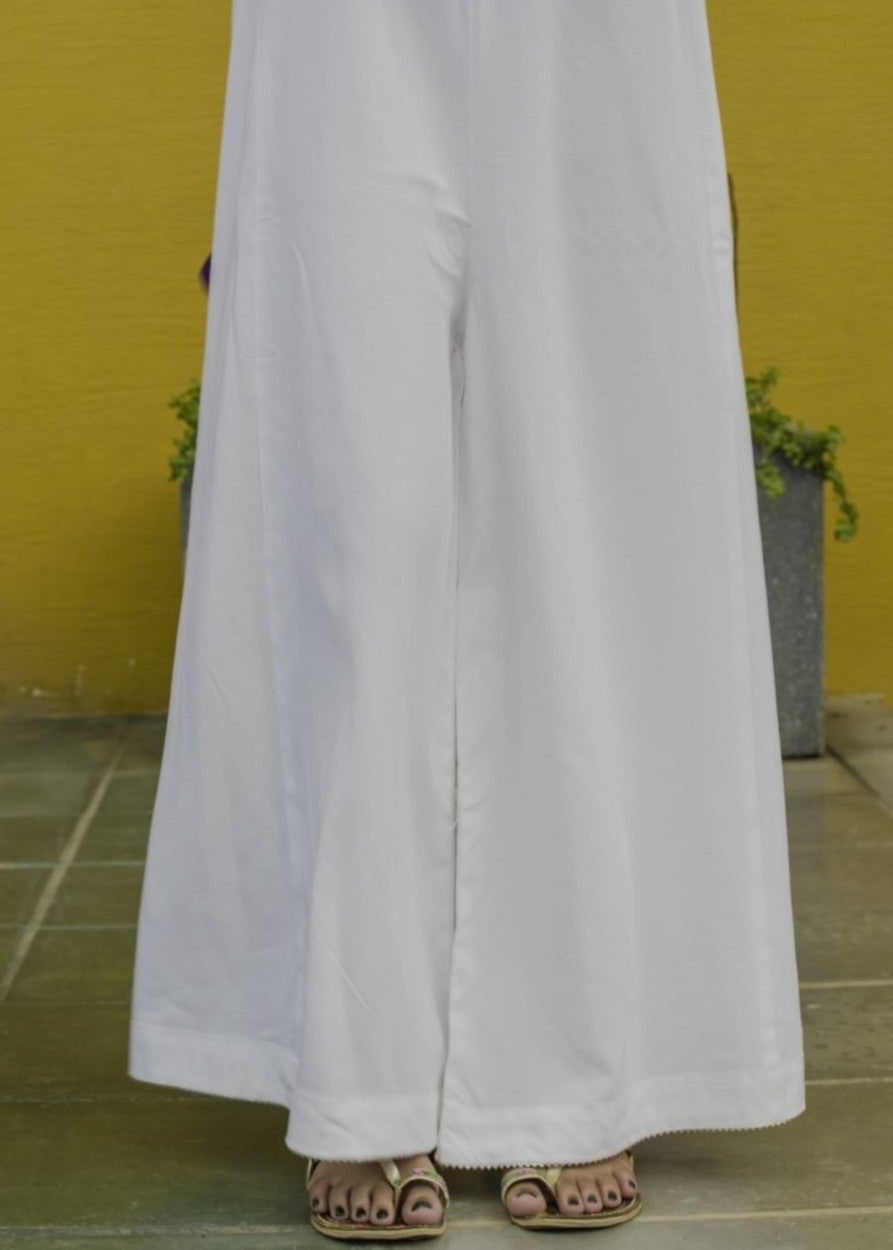 DECK UP Classic Flared Ijaar White Women 1pcs