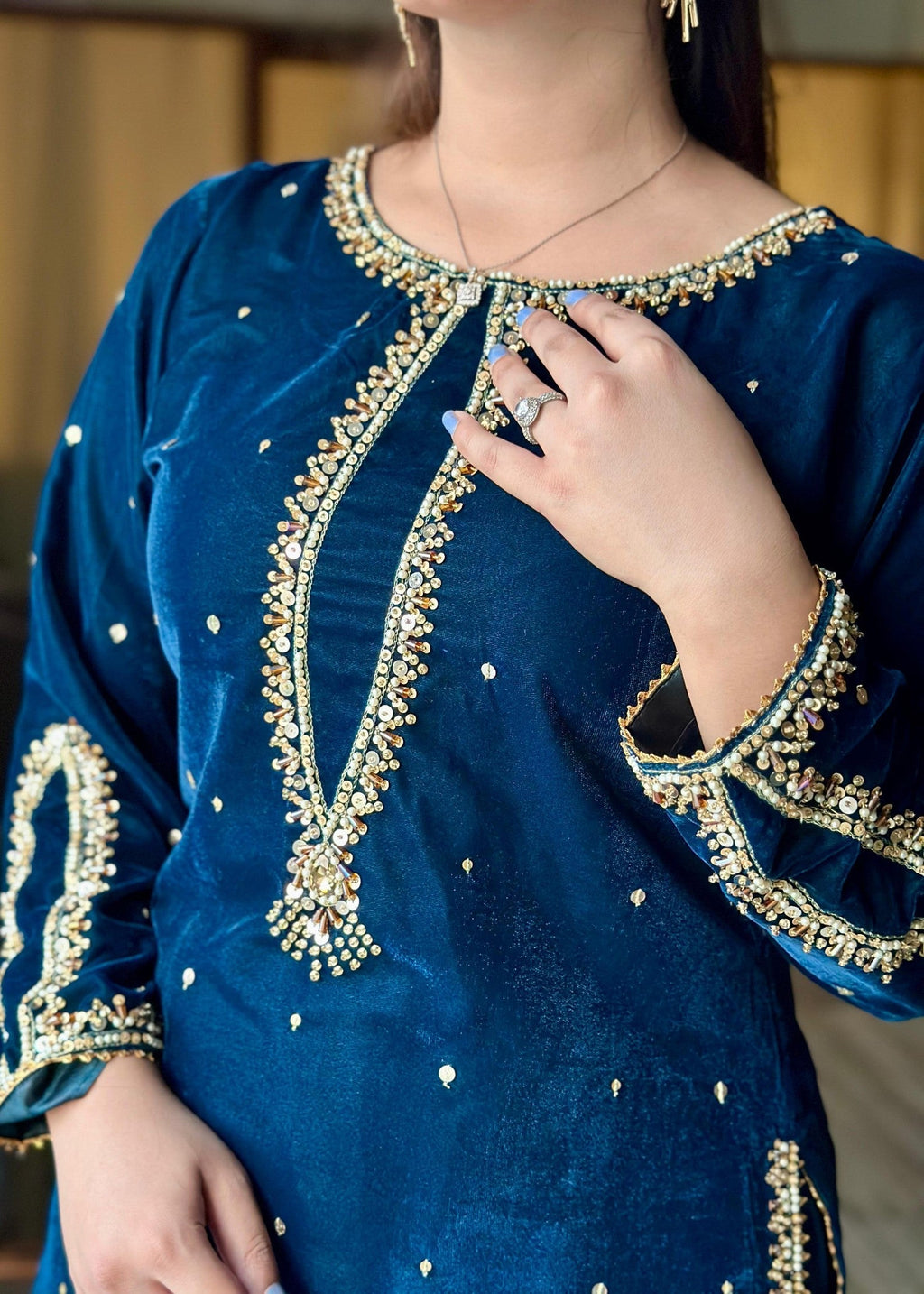 Laal Clothing Velvet V 01 Women 2pcs