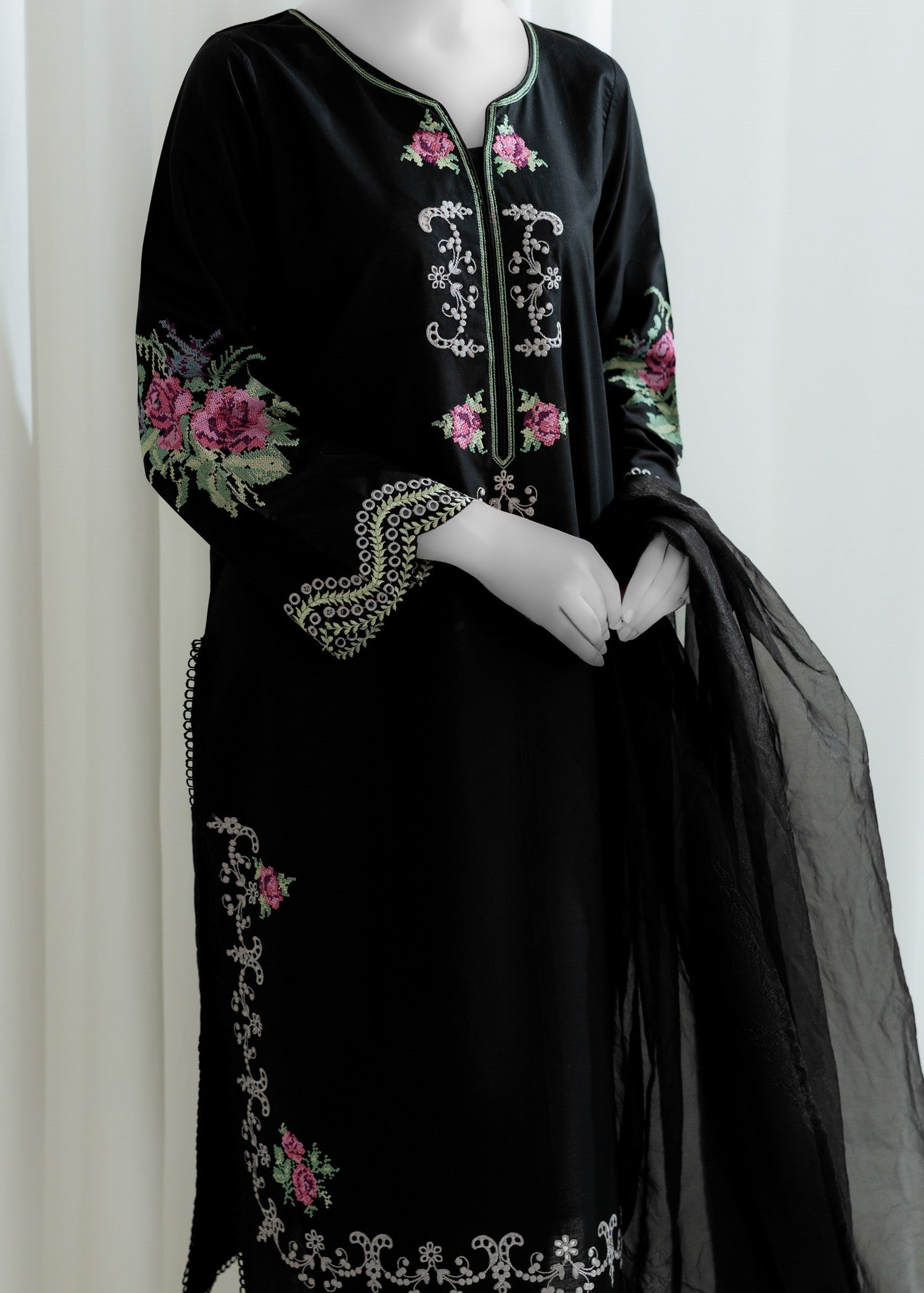 Zaira and Mahnoor Nia Women 2pcs
