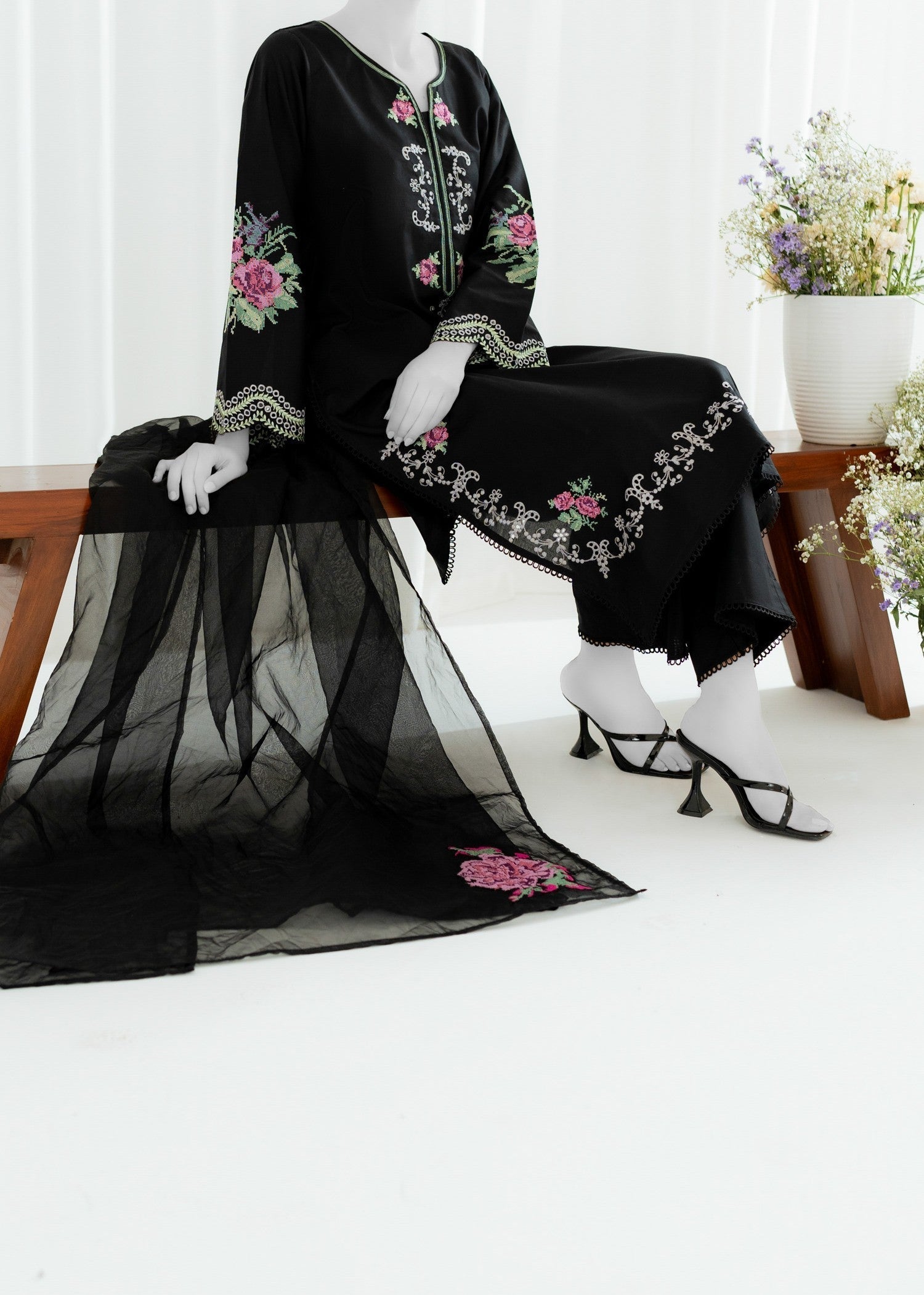 Zaira and Mahnoor Nia Women 2pcs