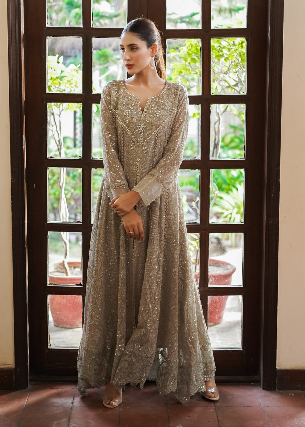 Mona Embroidery Floral Weaves beige Women 3pcs