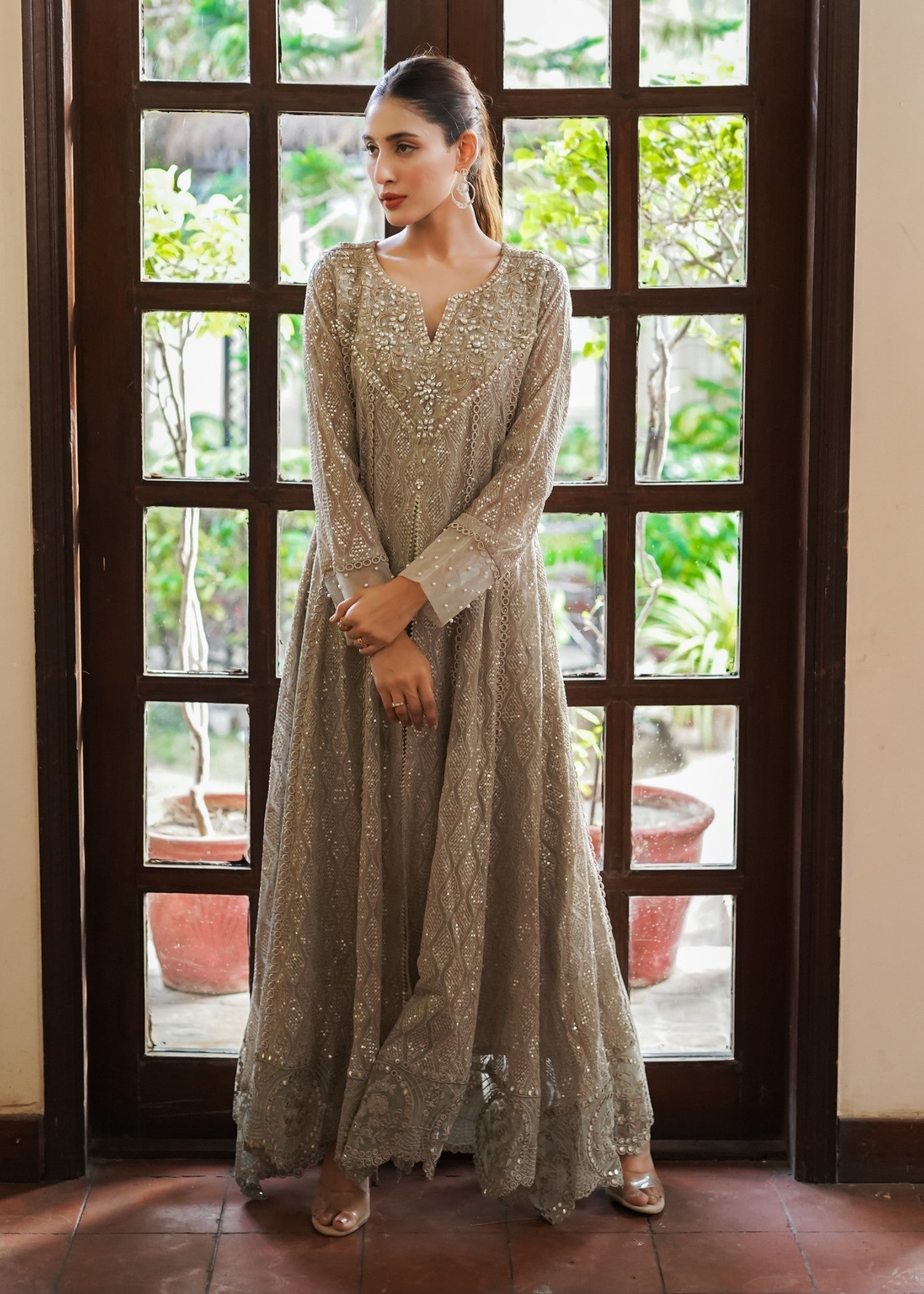 Mona Embroidery Floral Weaves beige Women 3pcs