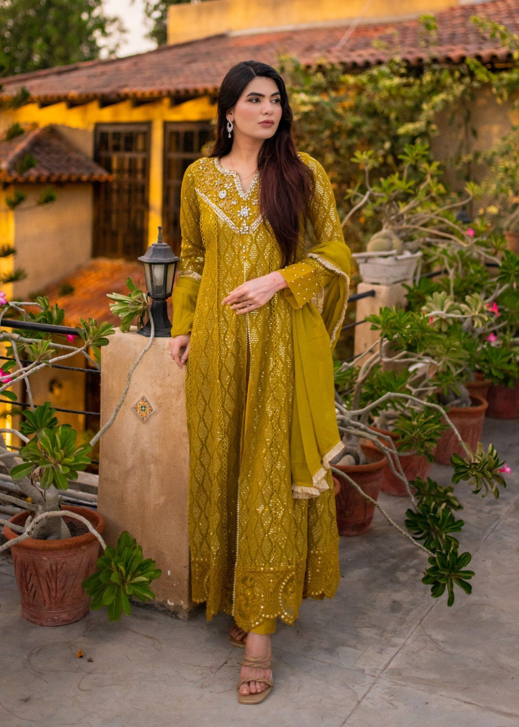 Mona Embroidery Floral Weaves olive Women 3pcs