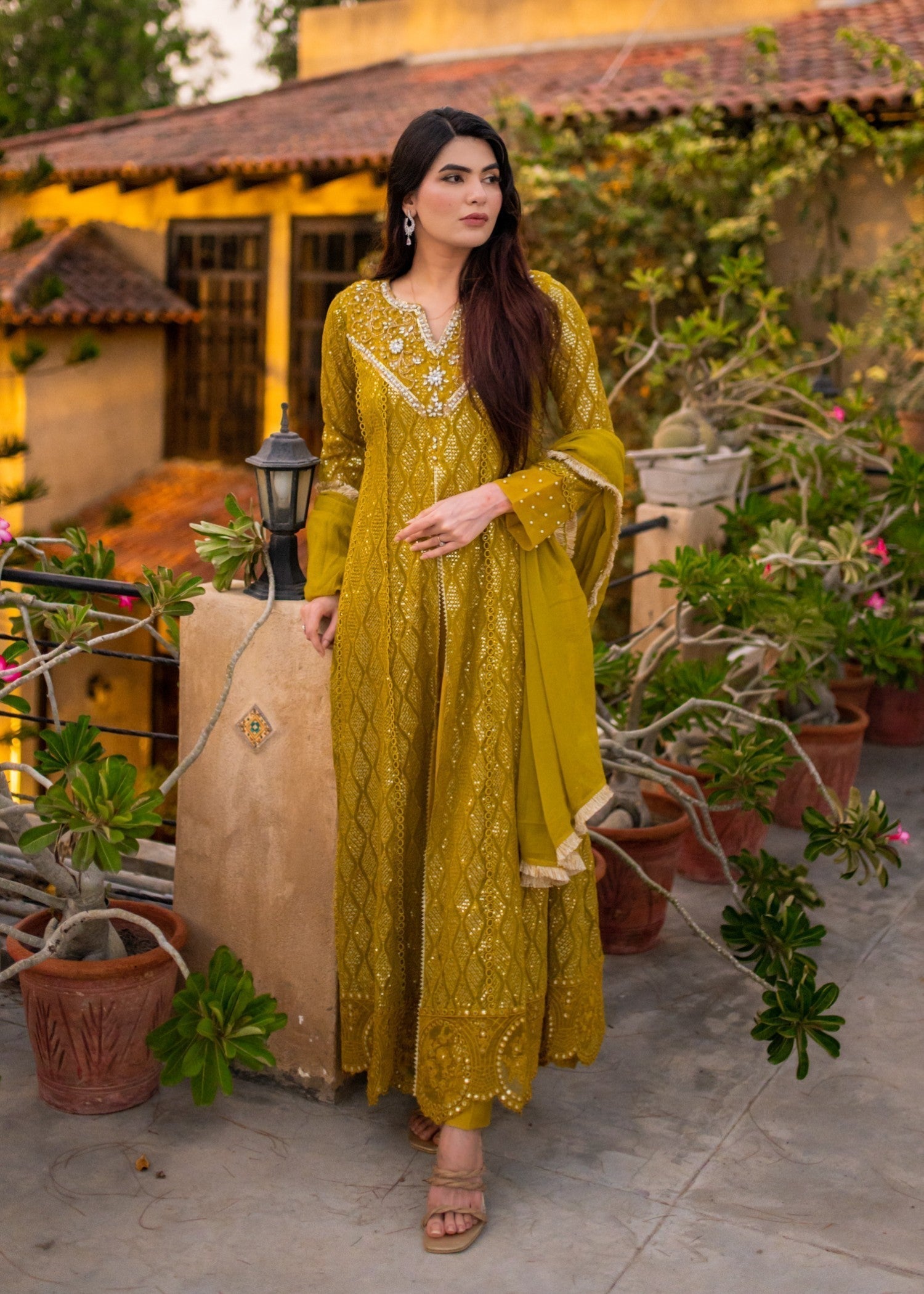 Mona Embroidery Floral Weaves olive Women 3pcs