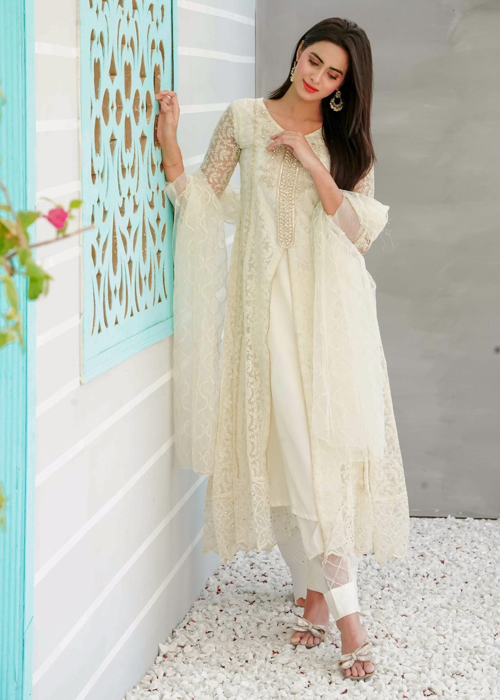 Mona Embroidery Delicate Drapes Offwhite Women 3pcs