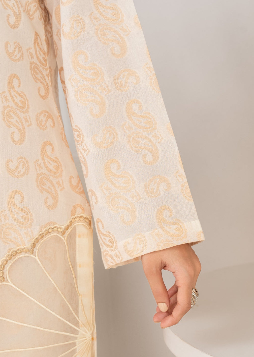 Sahibas By Mirza Gulnaaz White Women 2pcs