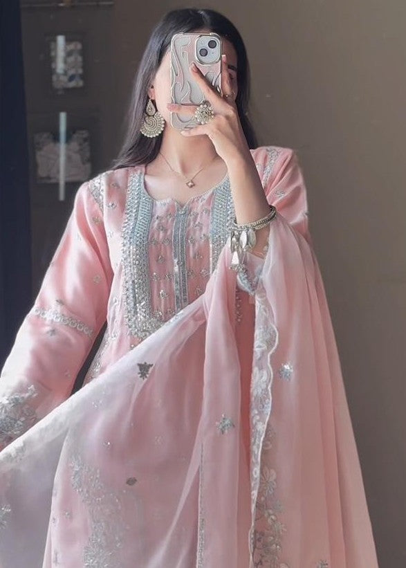 Four Season Boutique Dur E Fishan Lovely Women 3pcs