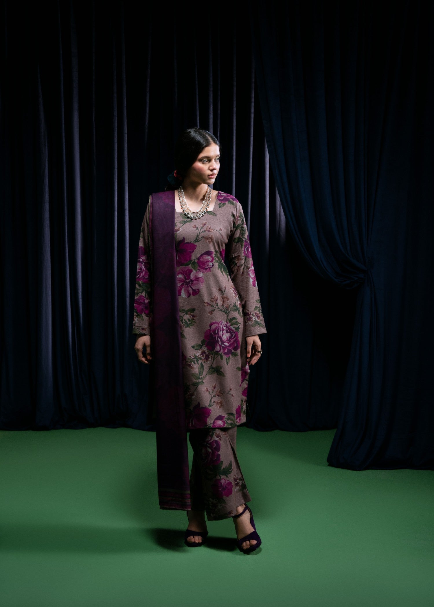Feathers SHIREEN Women 3pcs