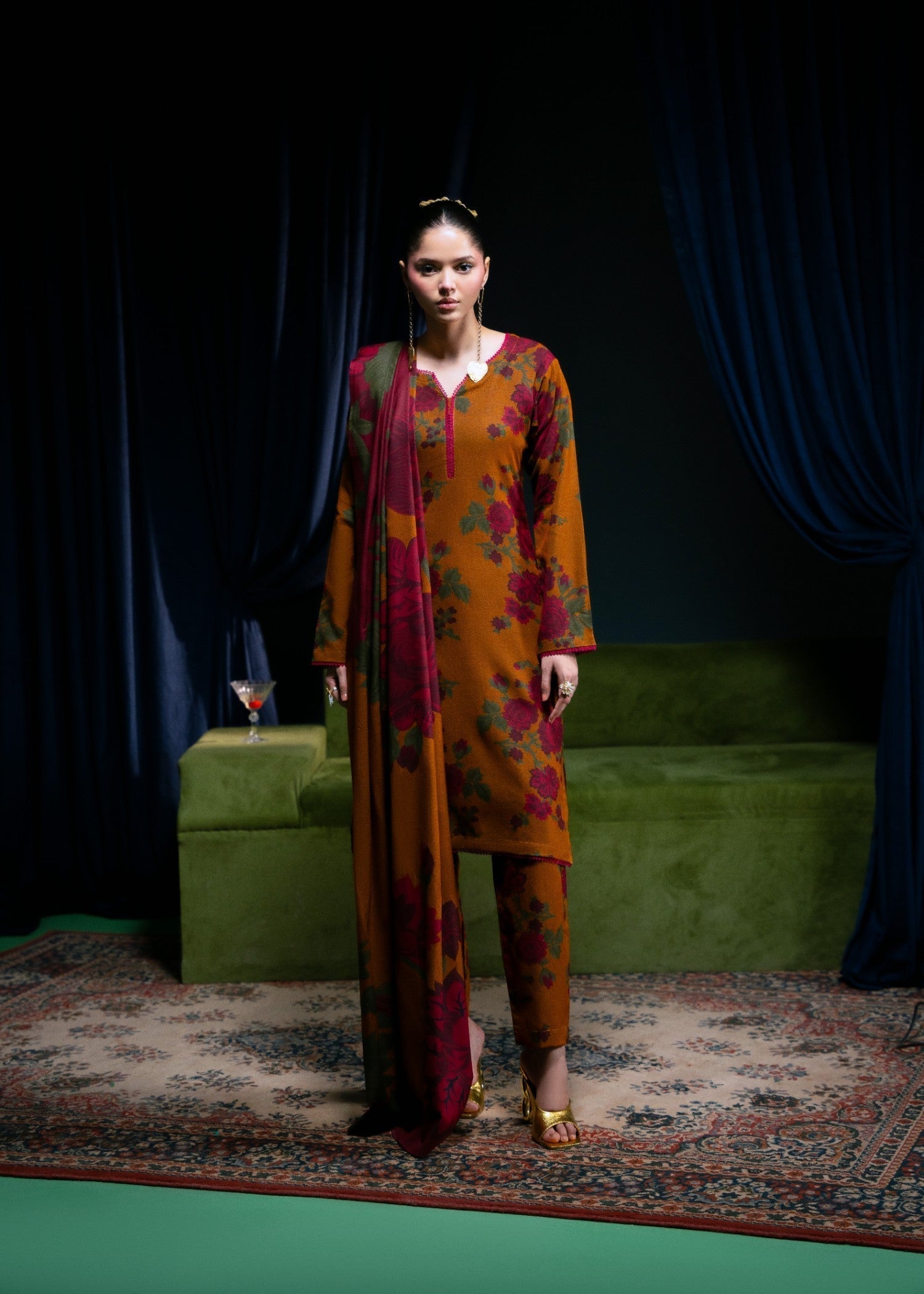Feathers MEHRUNISA Women 3pcs