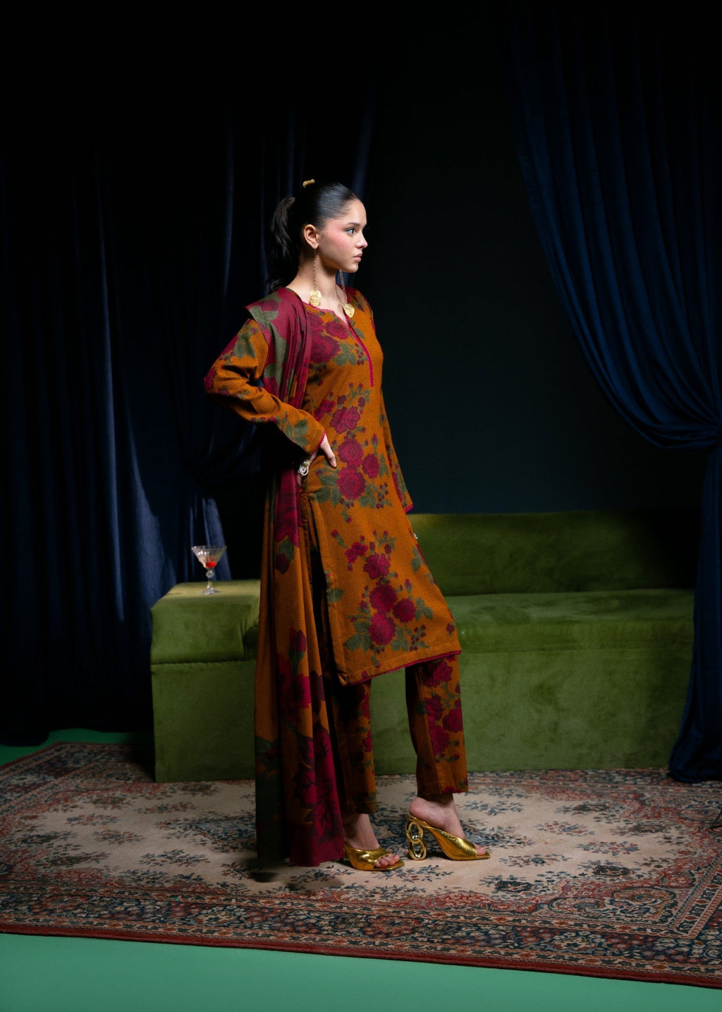 Feathers MEHRUNISA Women 3pcs