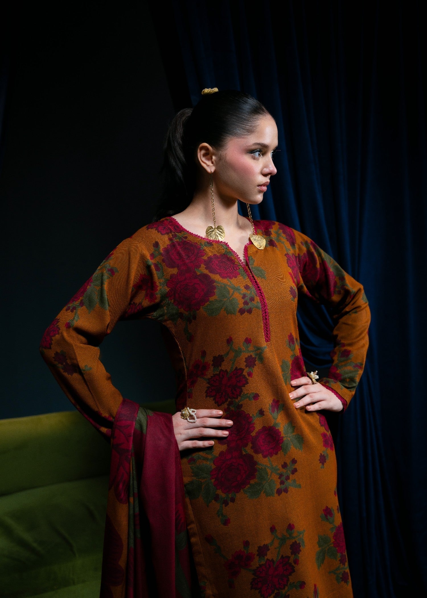 Feathers MEHRUNISA Women 3pcs
