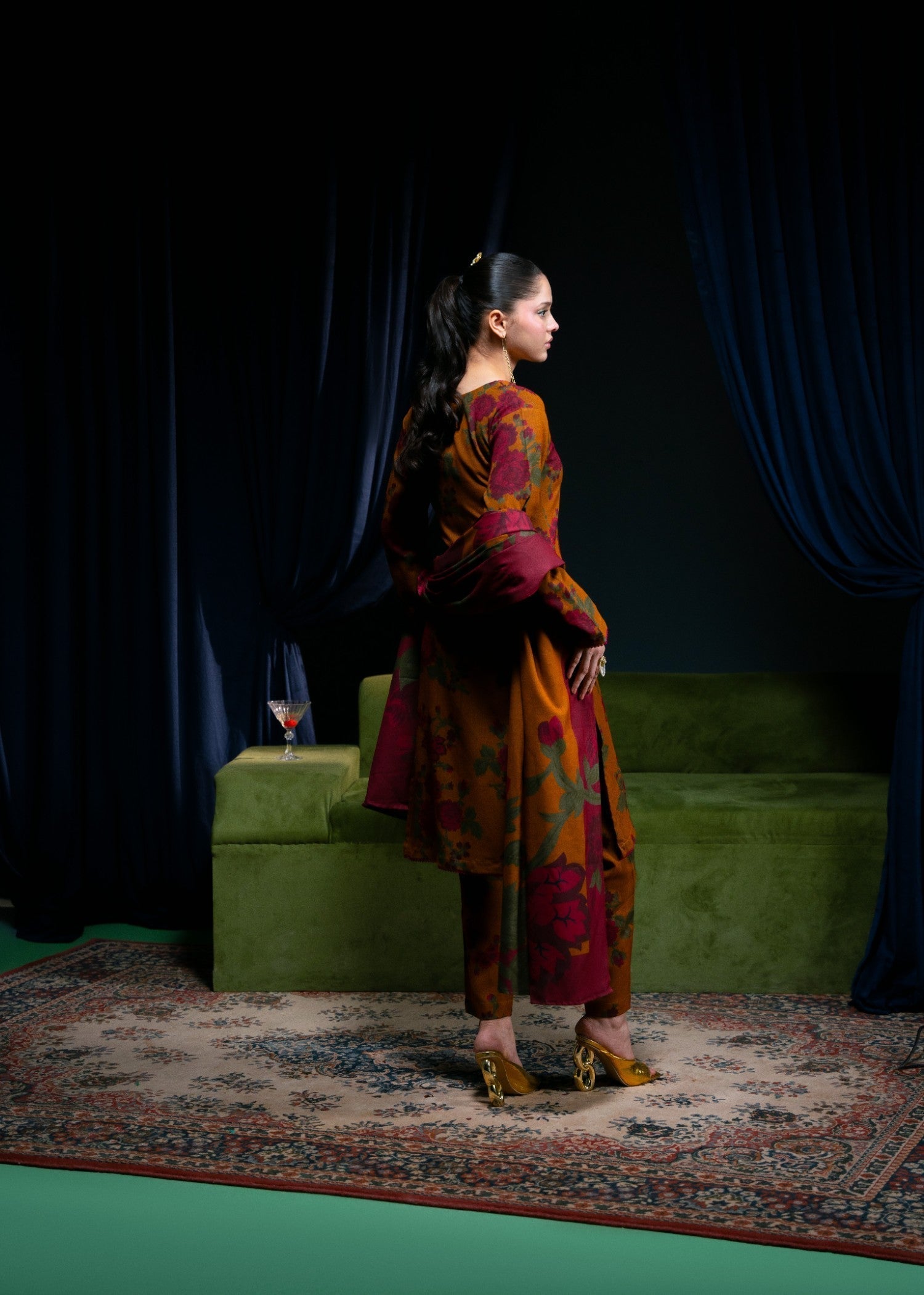 Feathers MEHRUNISA Women 3pcs