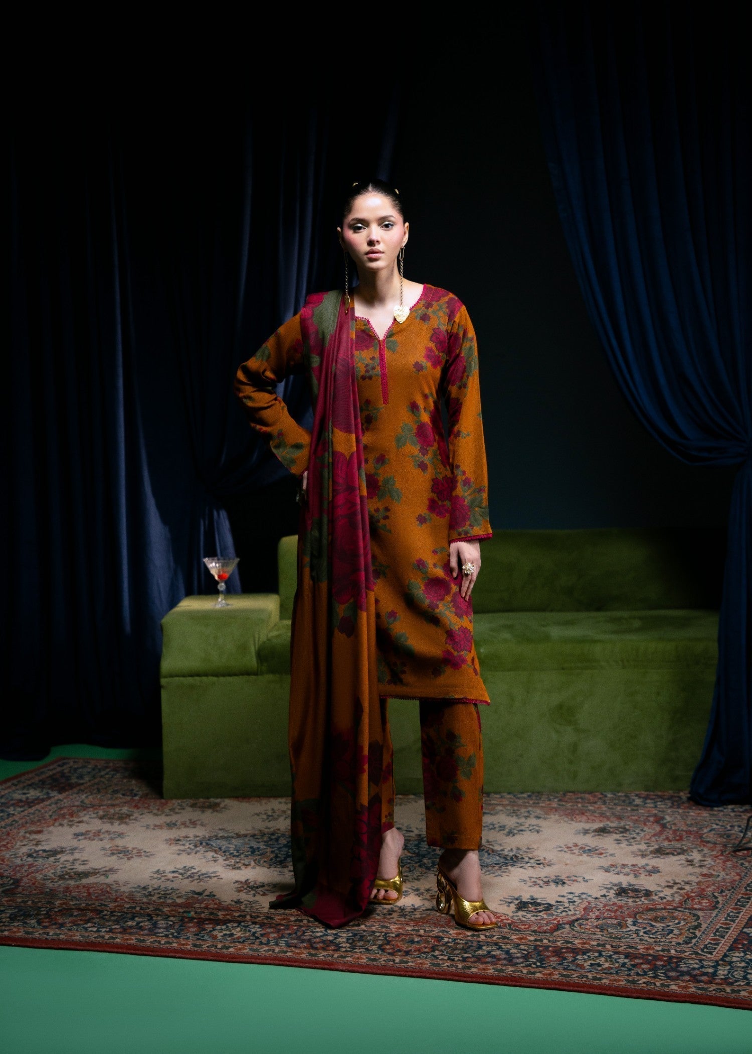 Feathers MEHRUNISA Women 3pcs