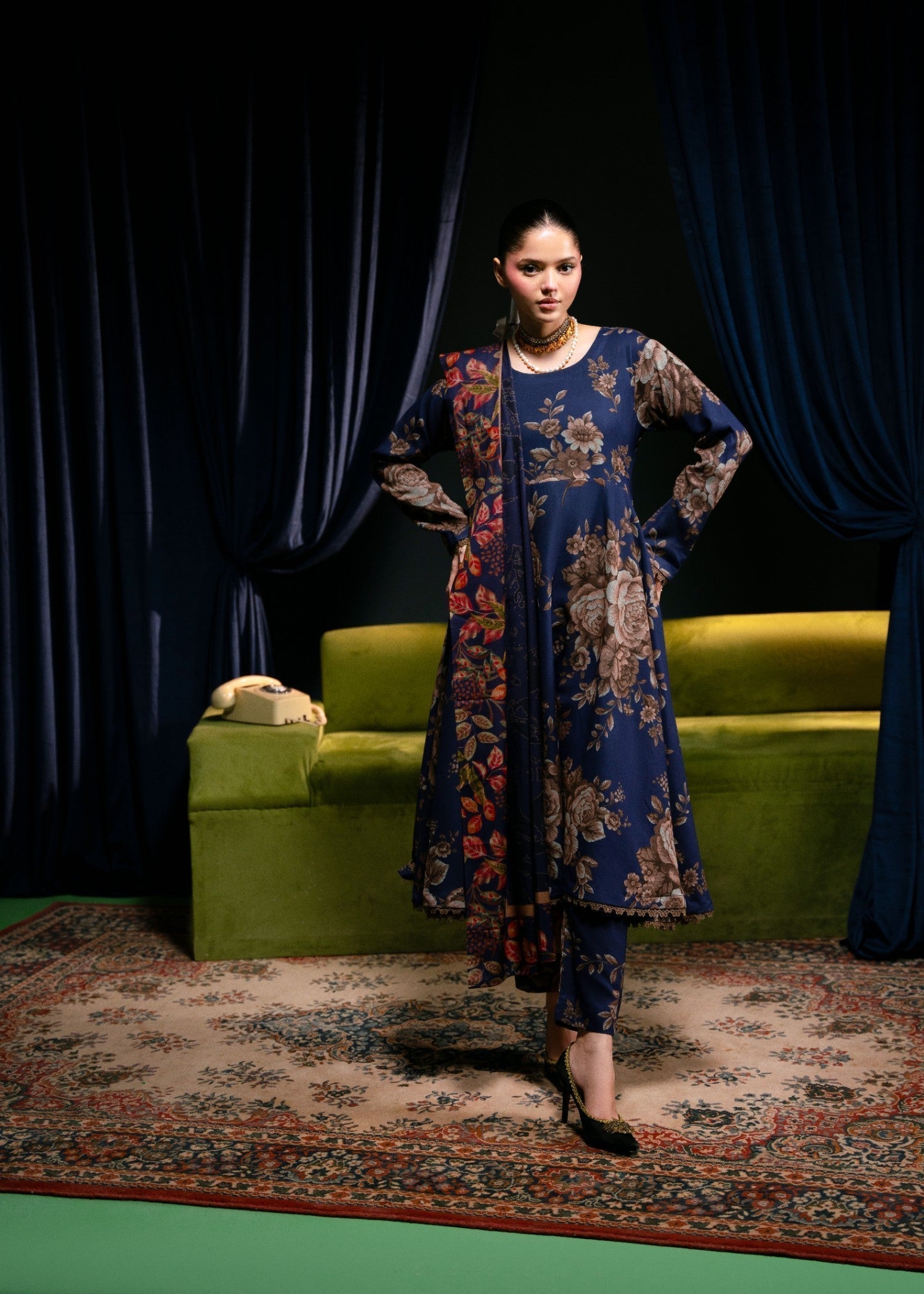 Feathers PARAS Women 3pcs