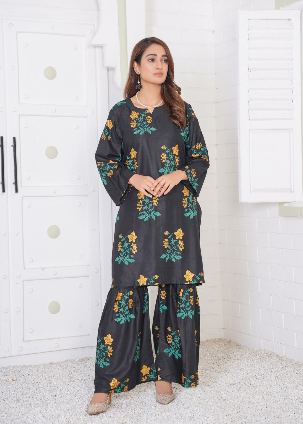 Gulposh Ghulab Gharara ( Stitched ) Black Women 2pcs