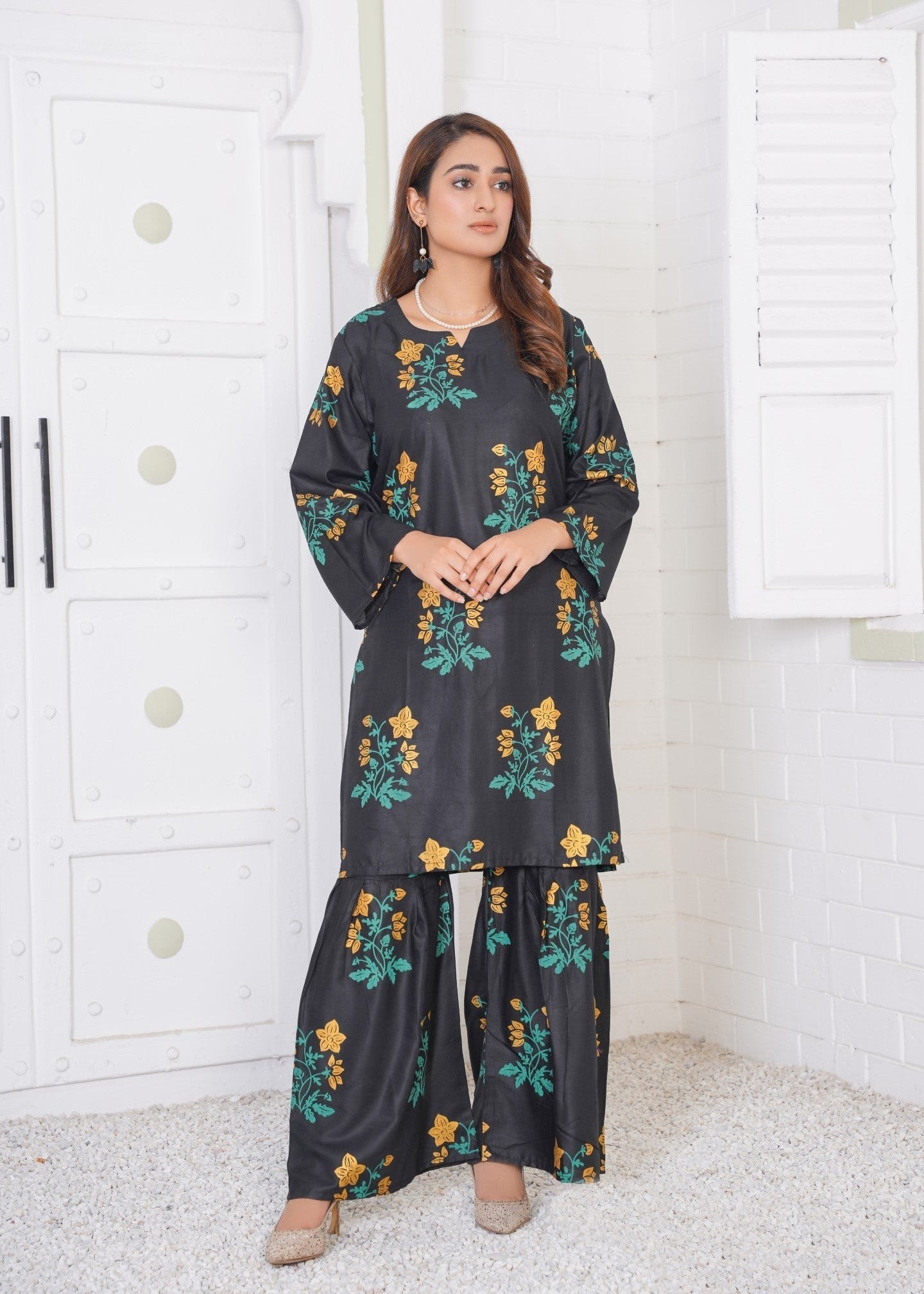 Gulposh Ghulab Gharara ( Stitched ) Black Women 2pcs