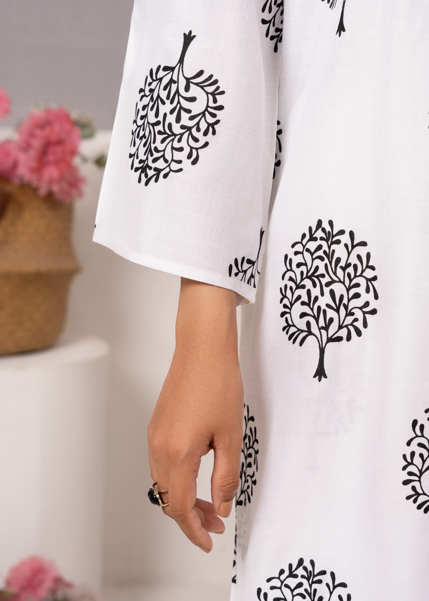 Chaudhary Arts Tree White Women 2pcs