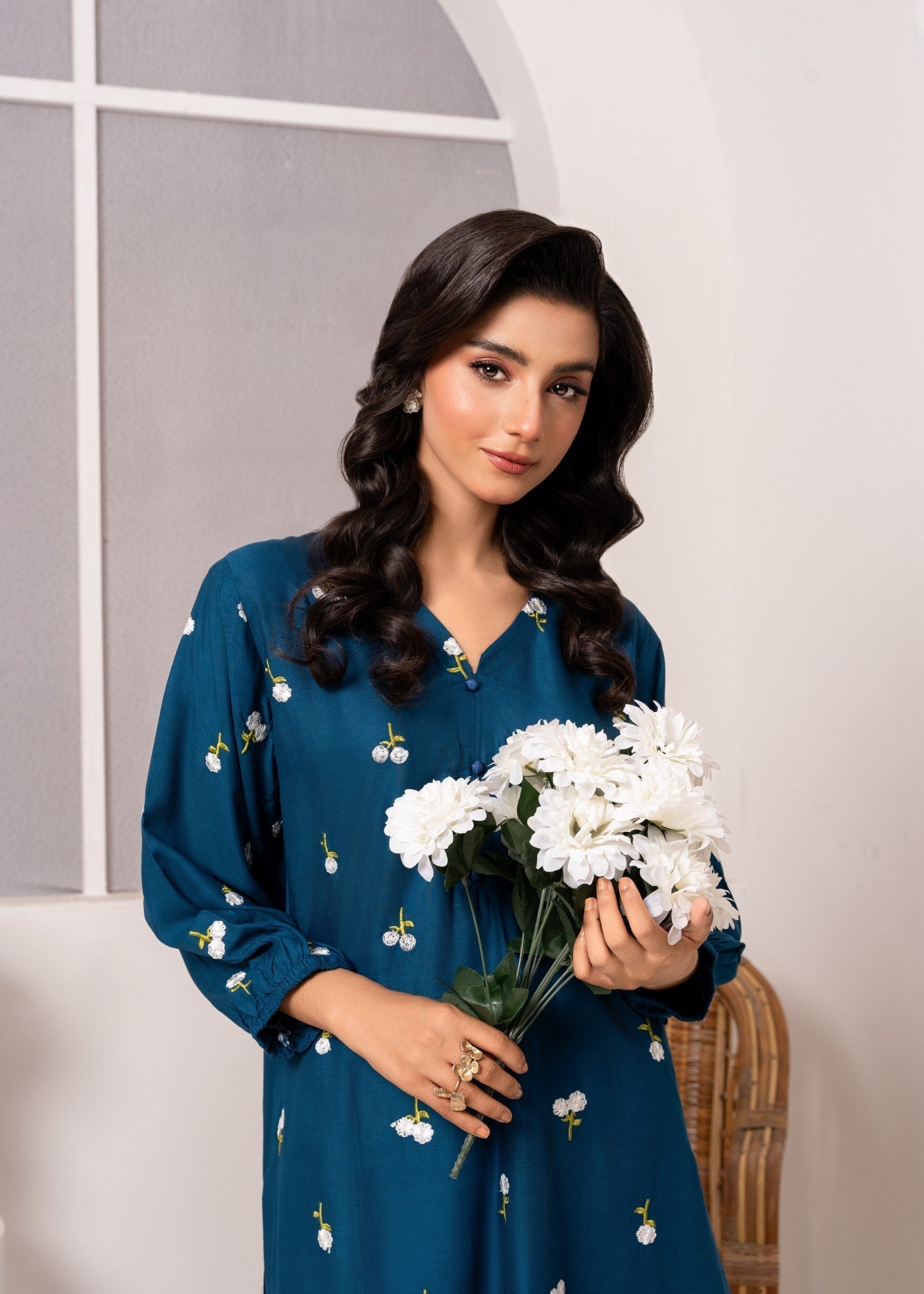 Chaudhary Arts Floral Embroidered teal Women 2pcs