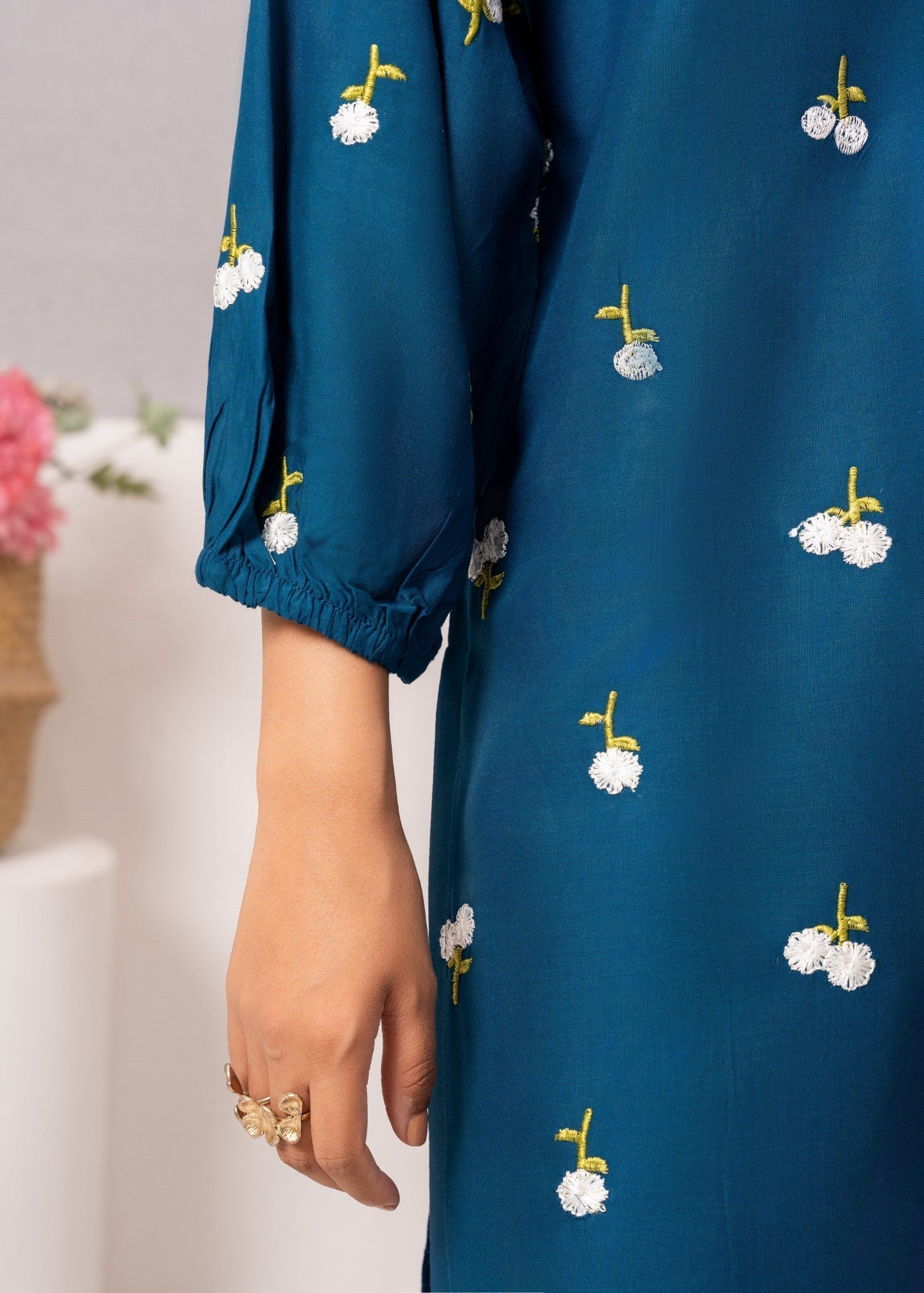 Chaudhary Arts Floral Embroidered teal Women 2pcs