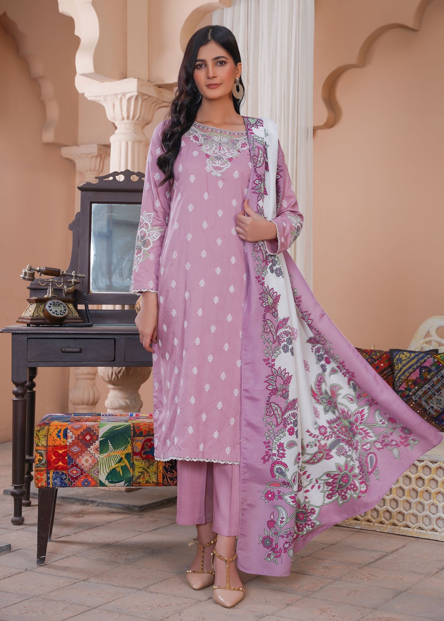 Madame Embroidered Linen Suit 7033 Women 3pcs