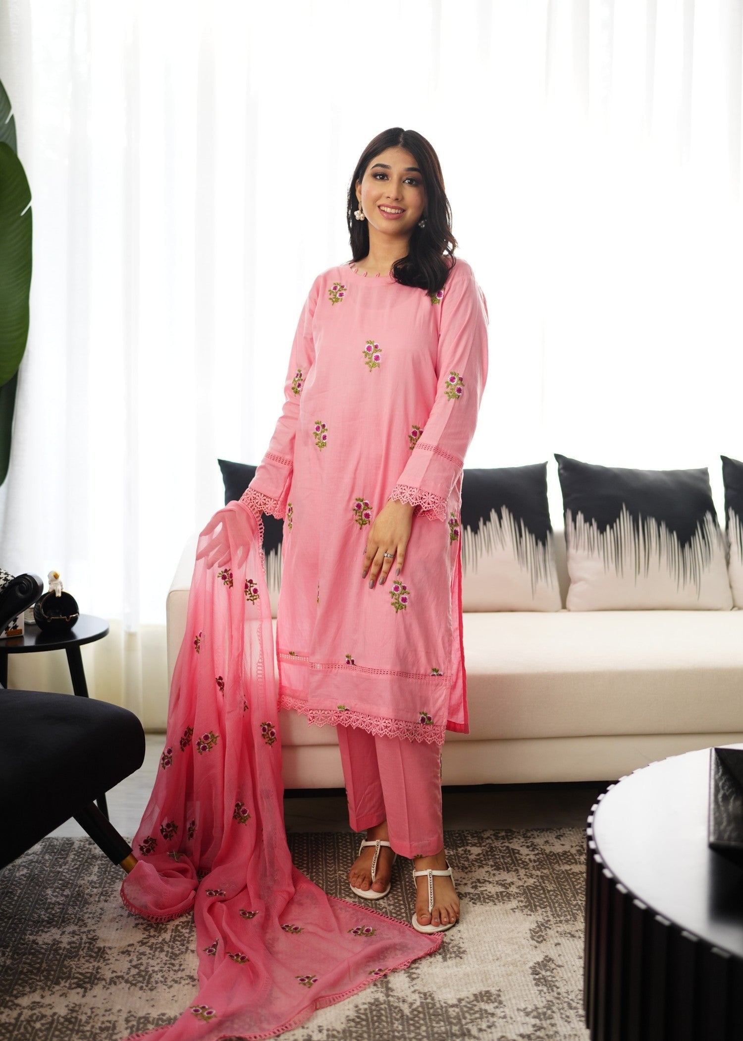 Present Clothing Embroidered Pink Women 3pcs